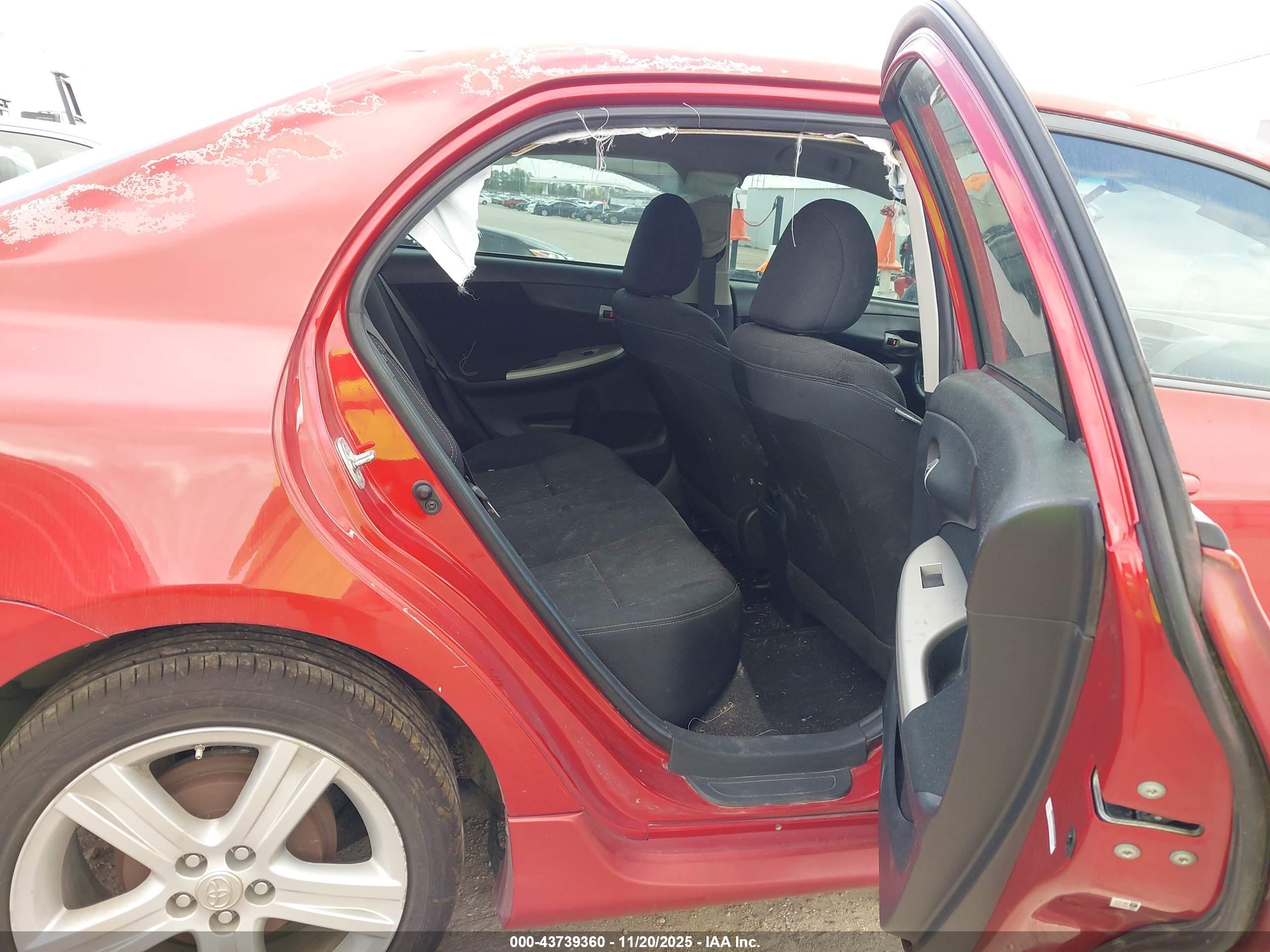 TOYOTA COROLLA image 8