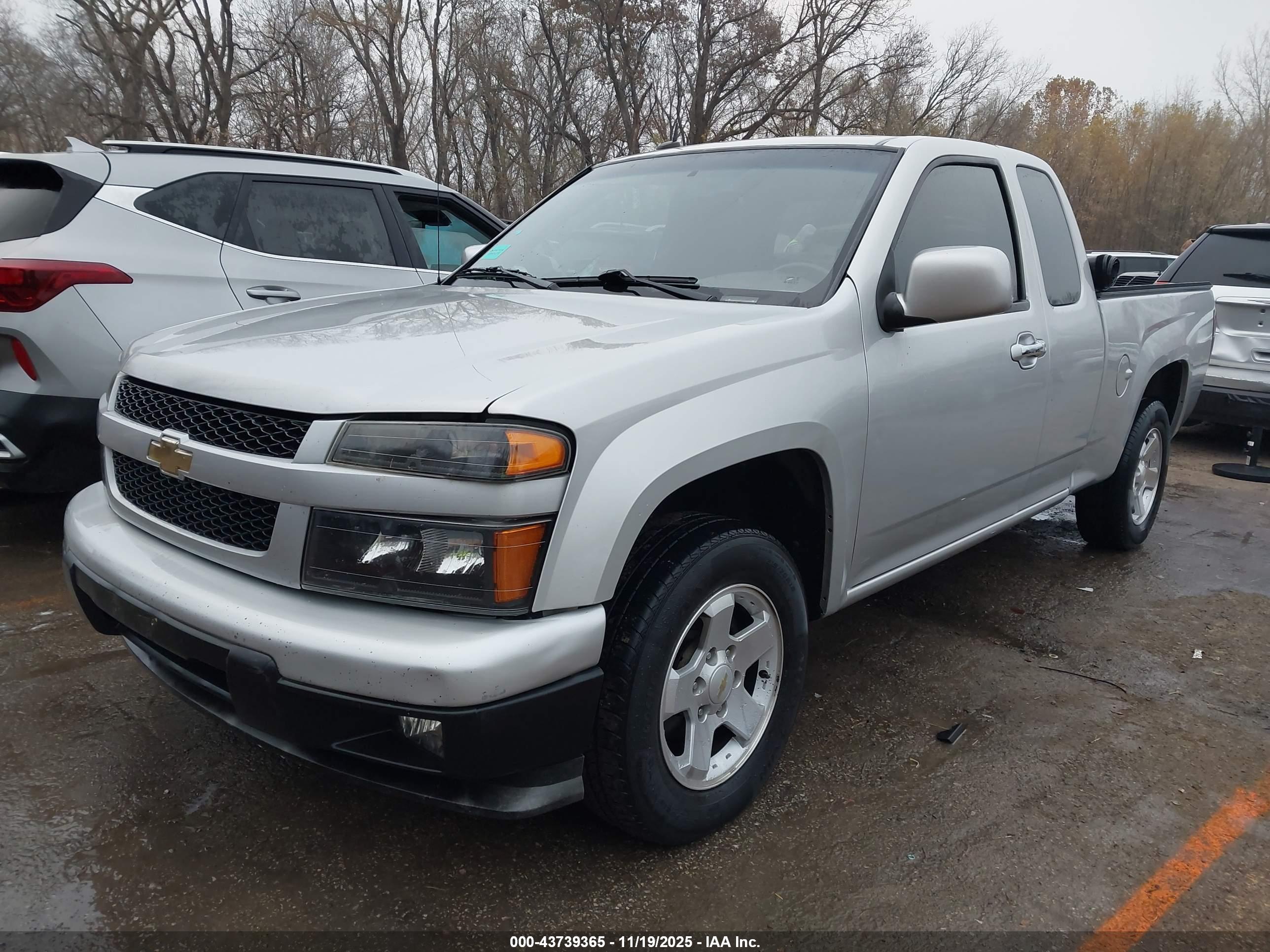 CHEVROLET COLORADO image 2