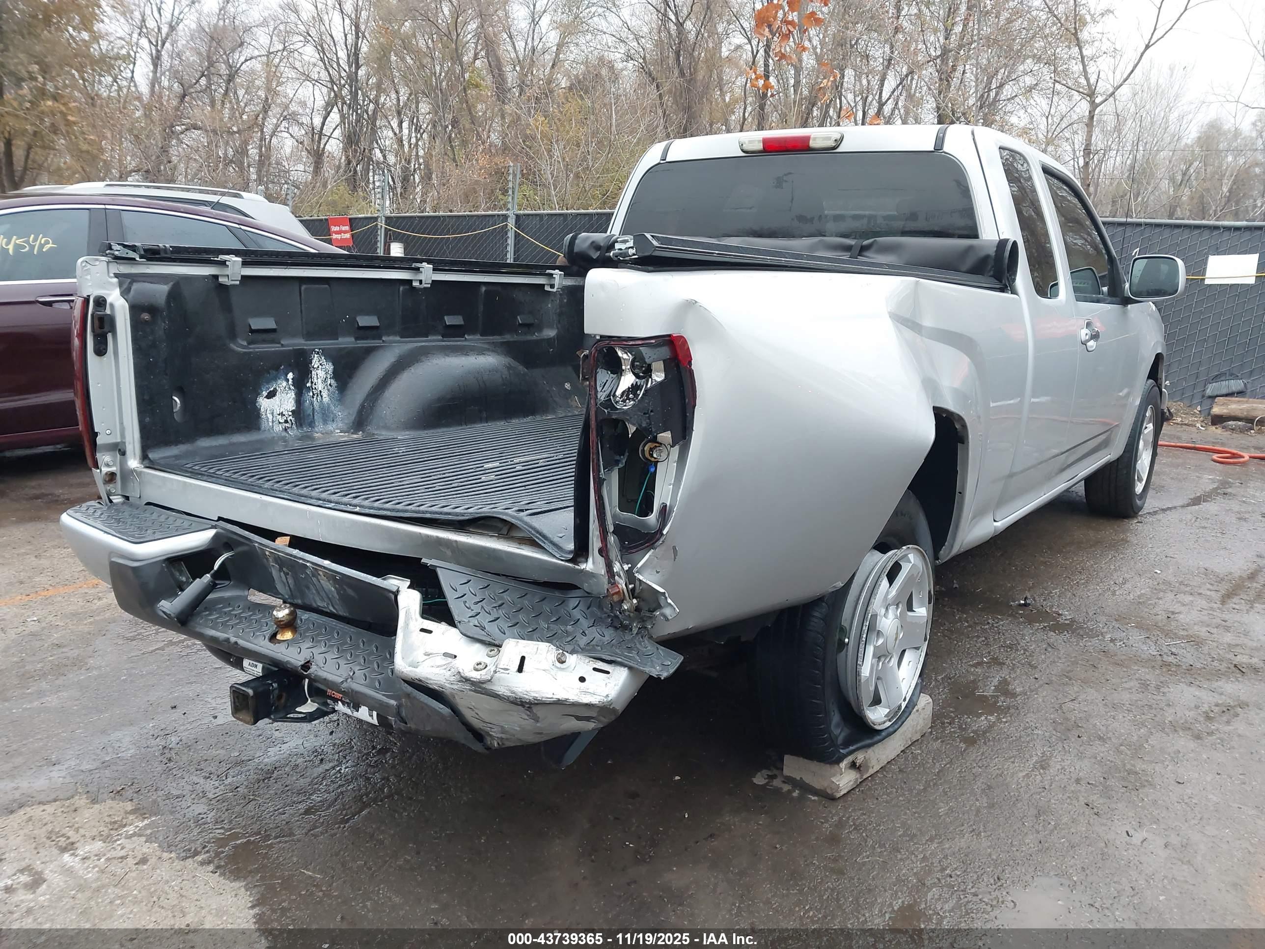 CHEVROLET COLORADO image 4