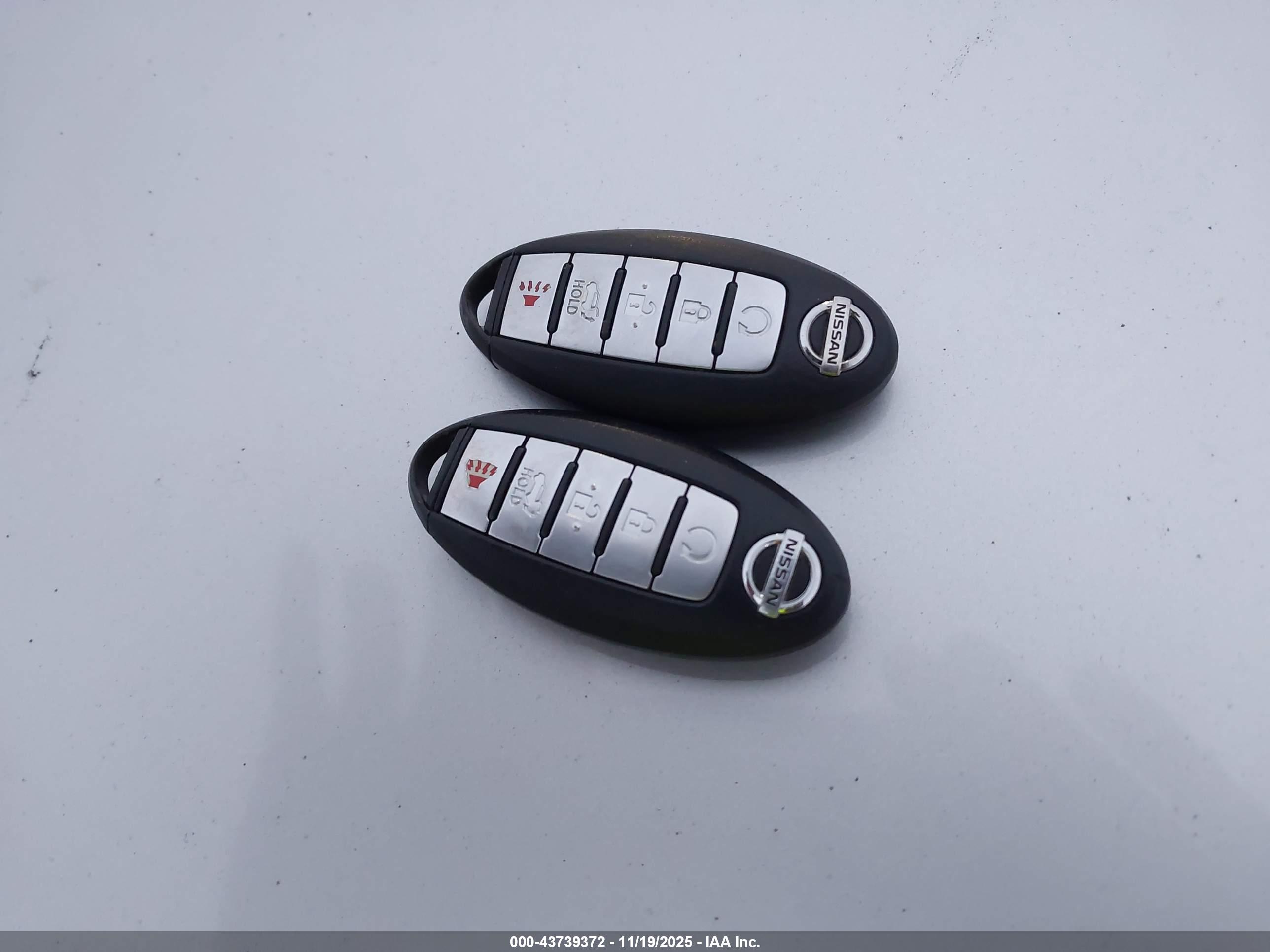 NISSAN ROGUE image 11