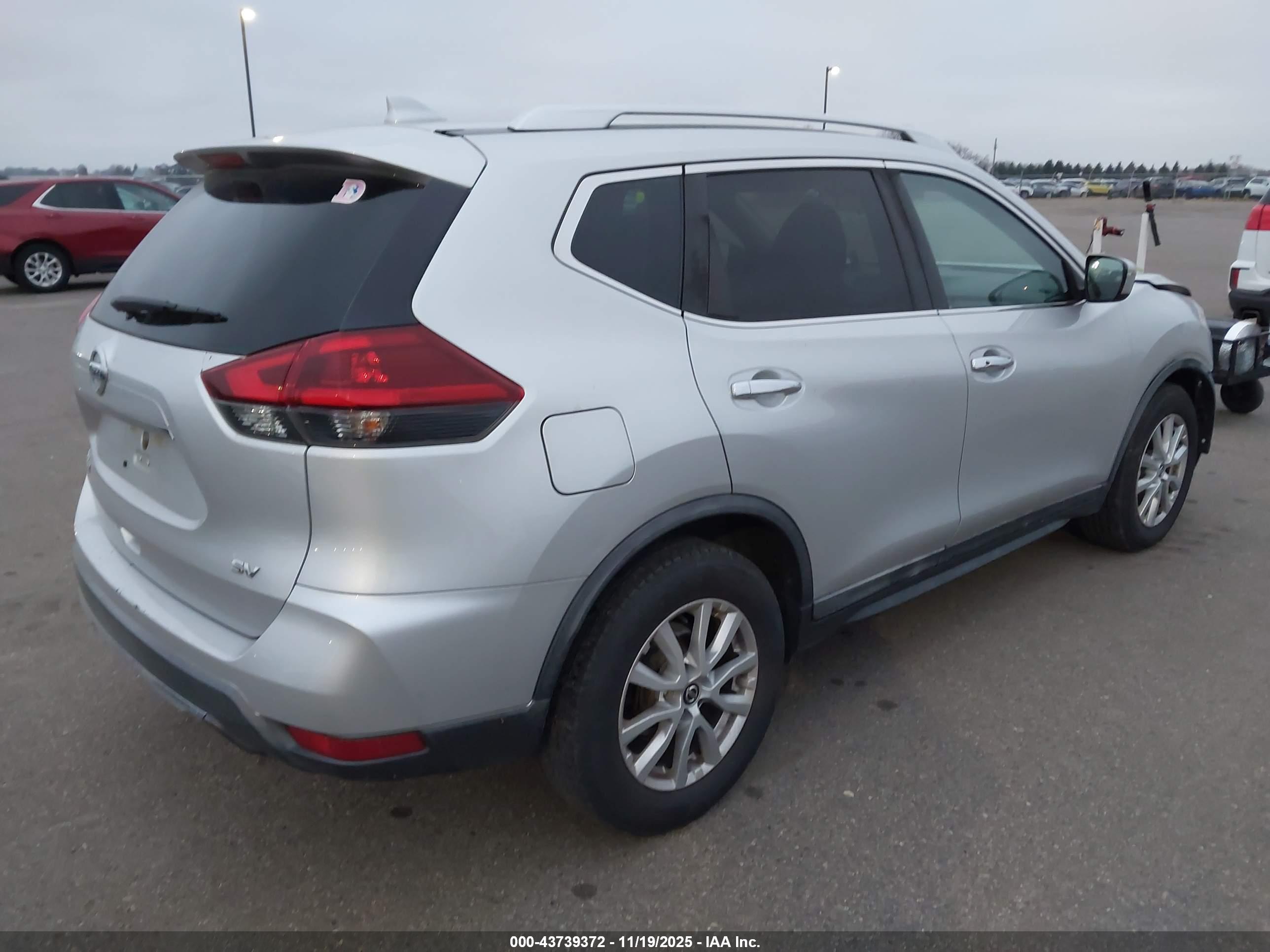 NISSAN ROGUE image 4