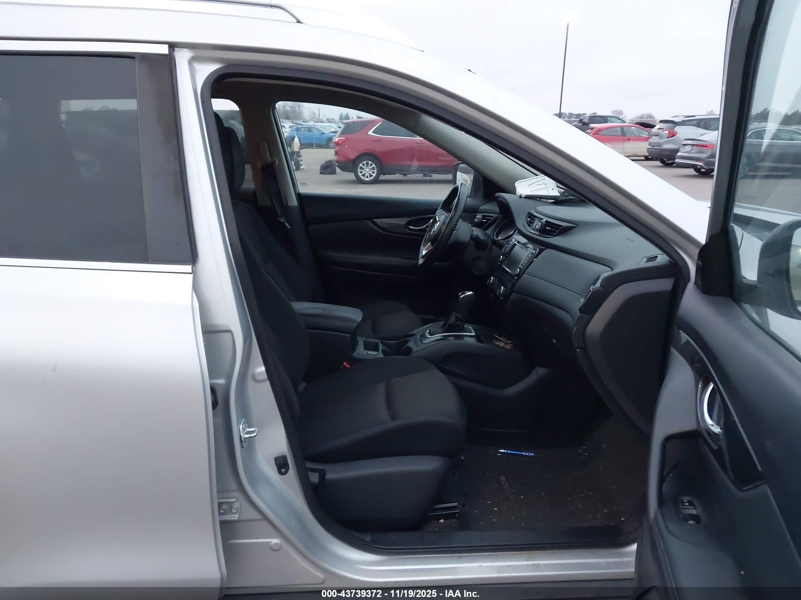 NISSAN ROGUE image 5