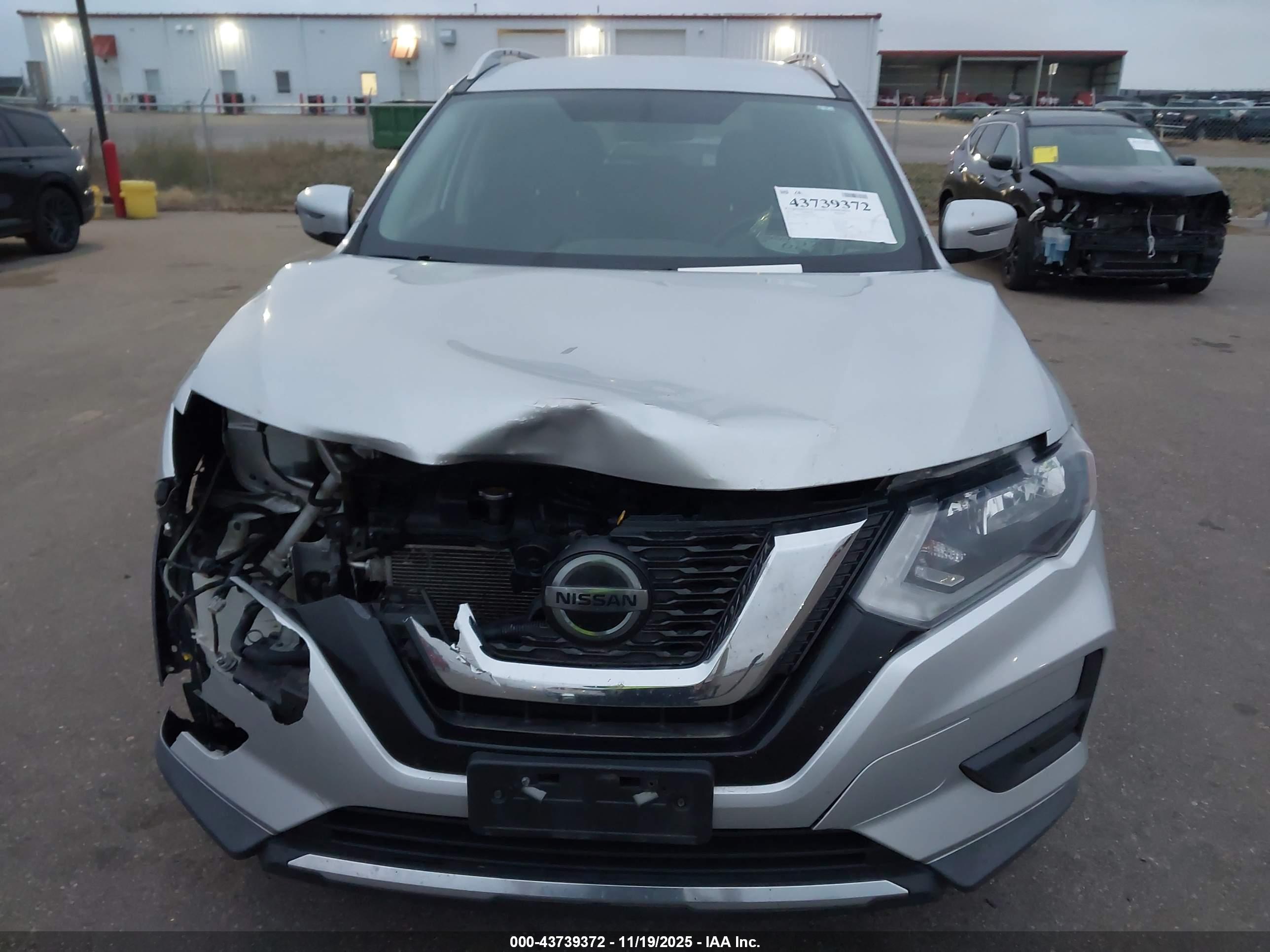 NISSAN ROGUE image 6