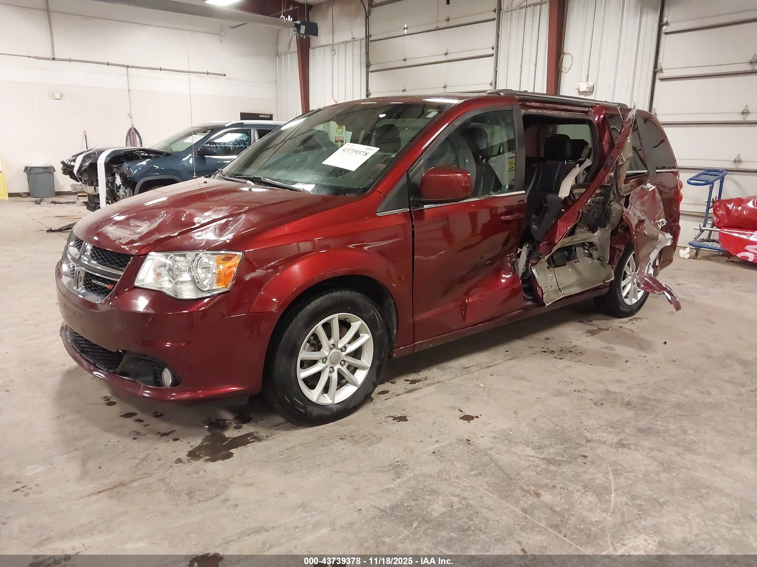 DODGE GRAND image 2