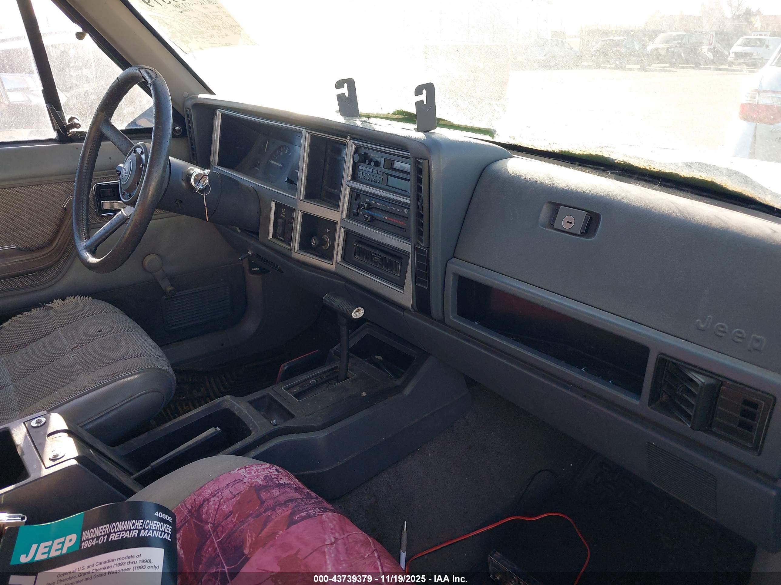 JEEP CHEROKEE image 5