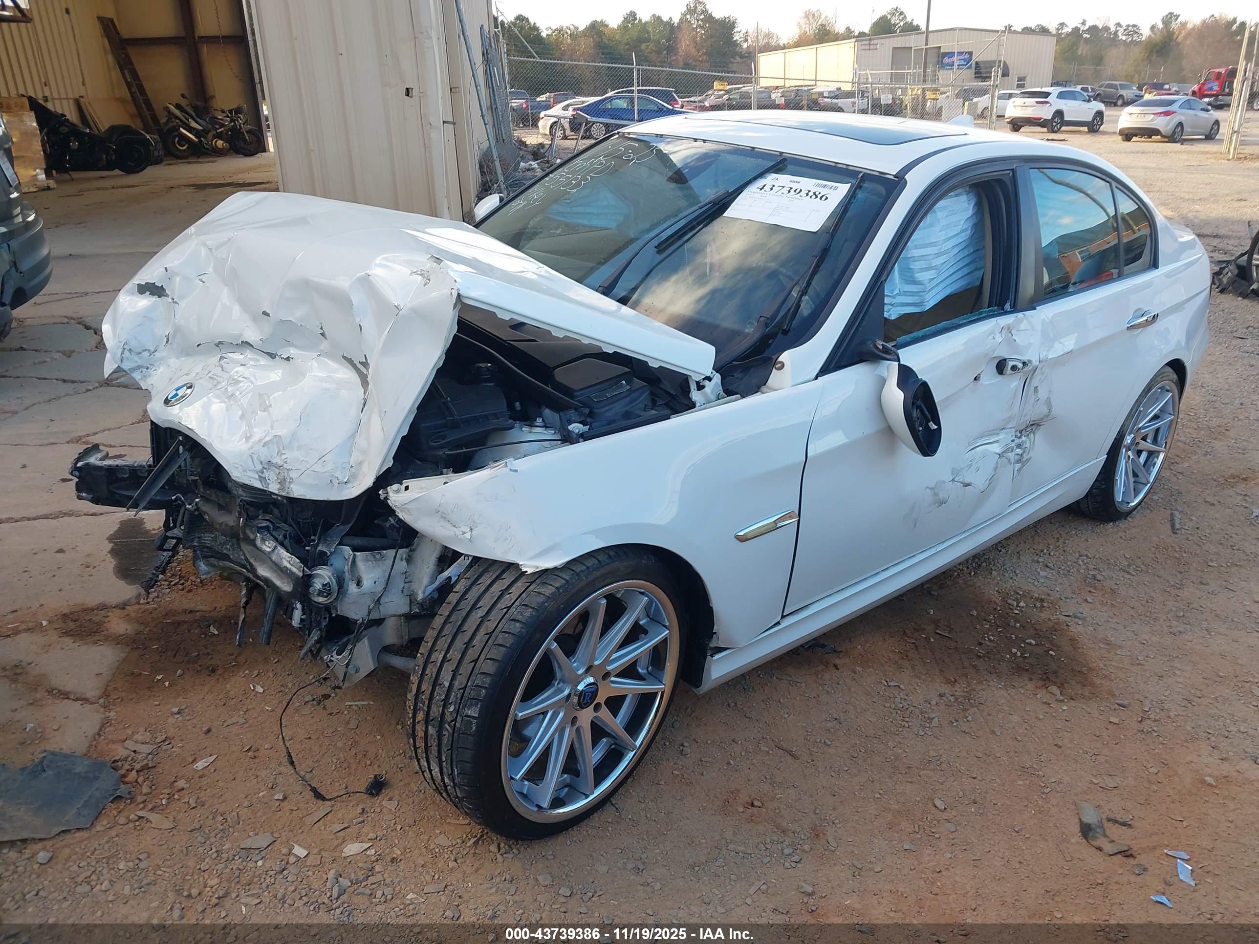 BMW 328I image 2