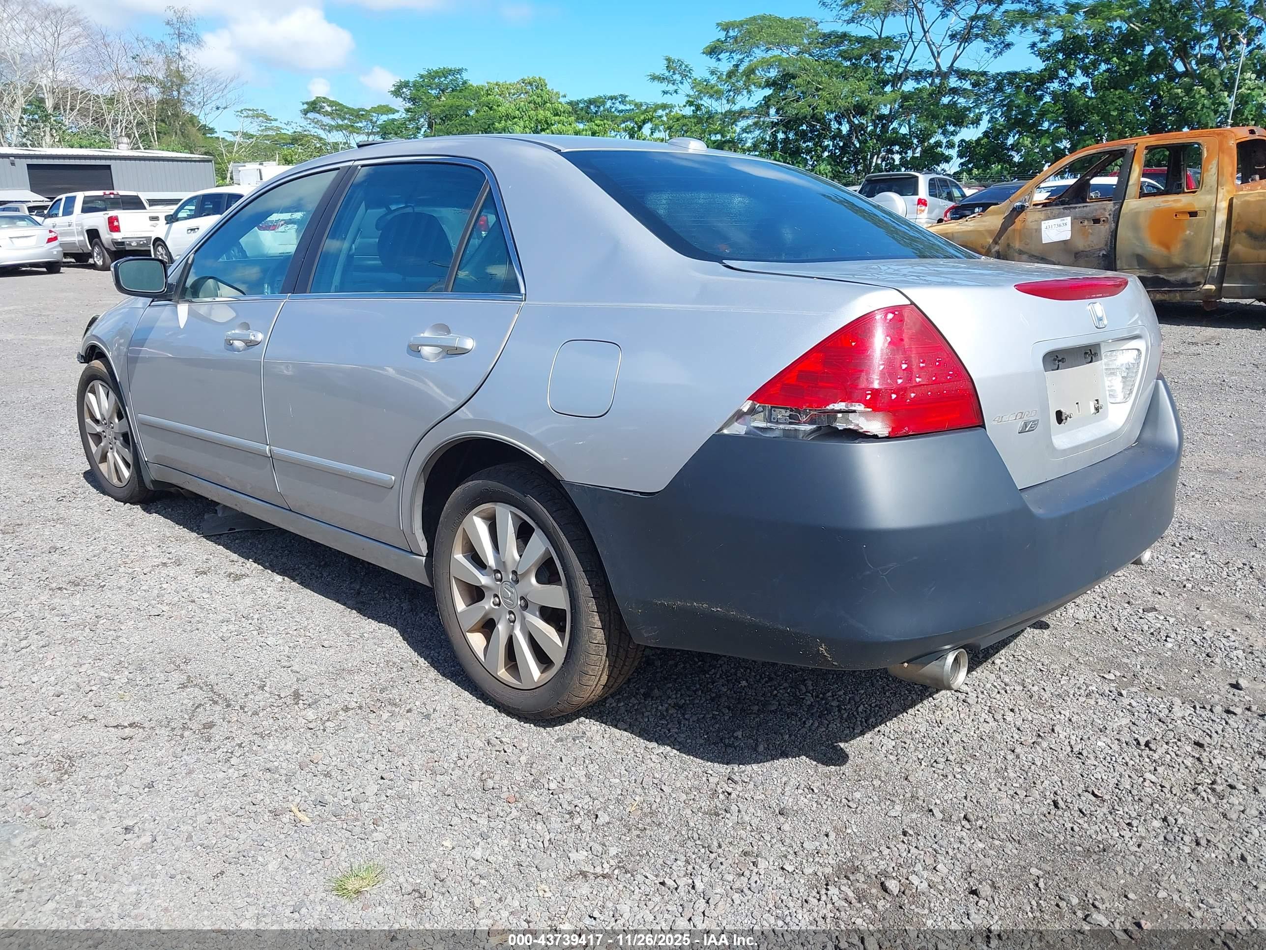 HONDA ACCORD image 3