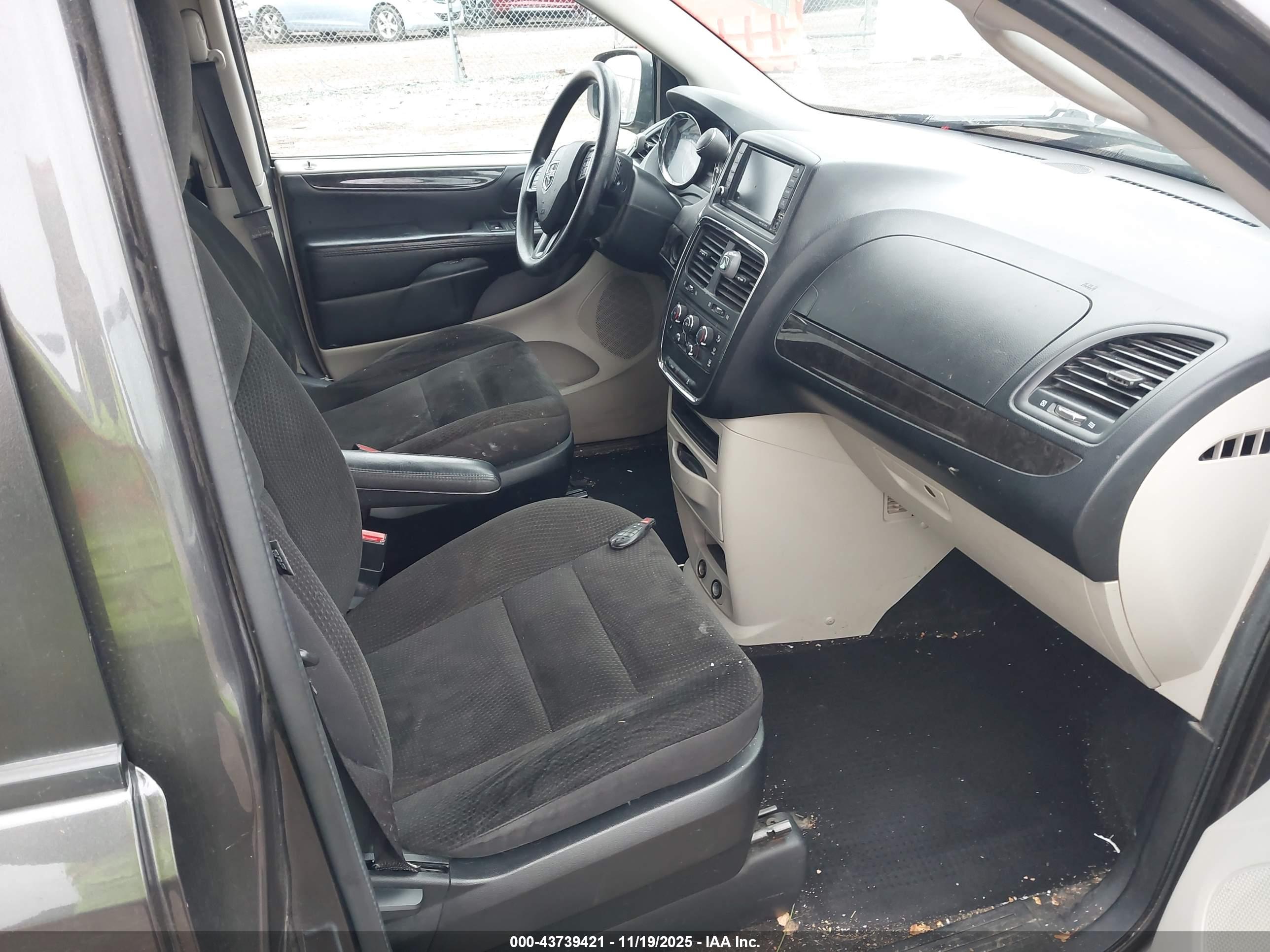DODGE GRAND image 5