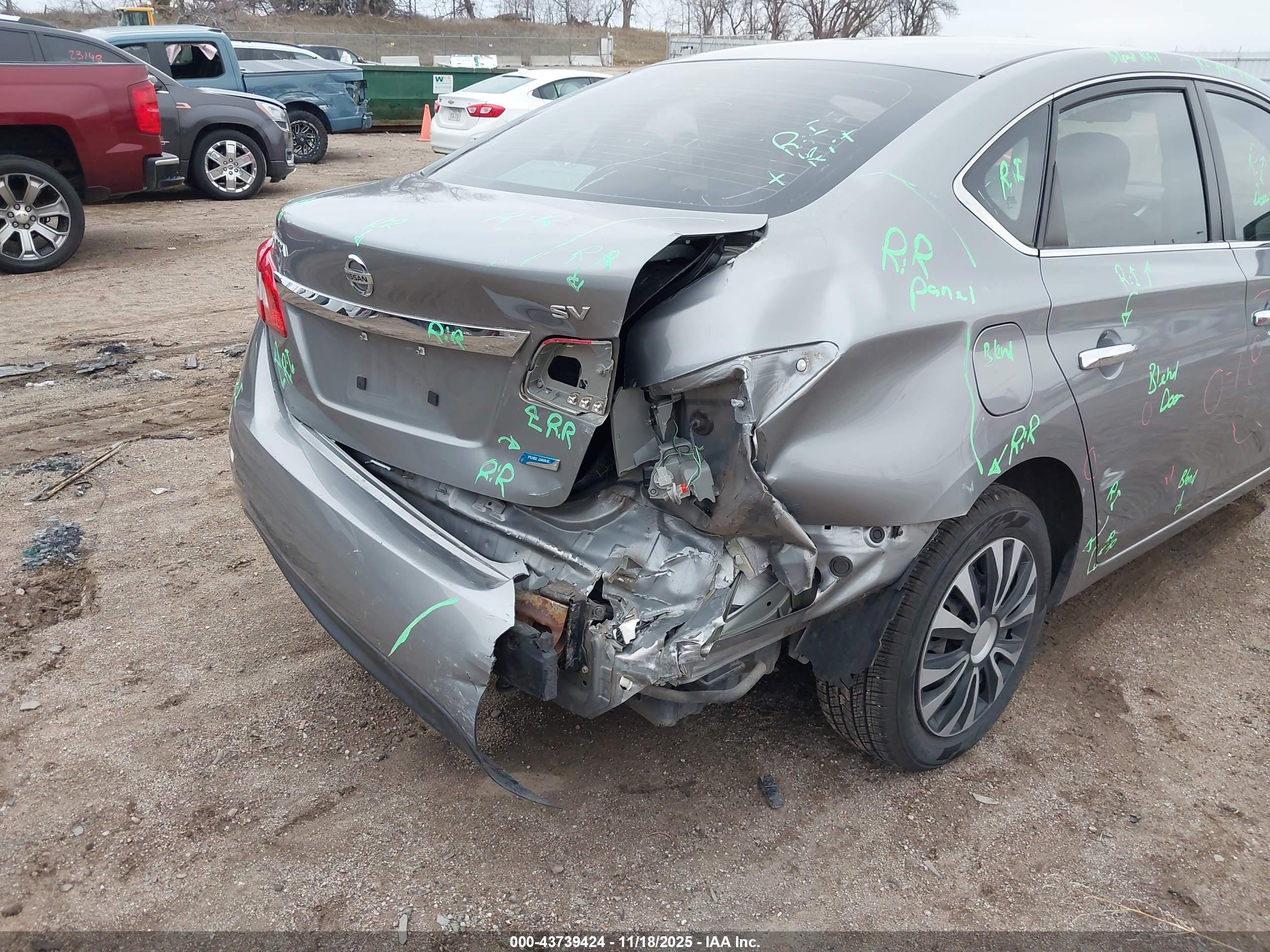 NISSAN SENTRA image 6