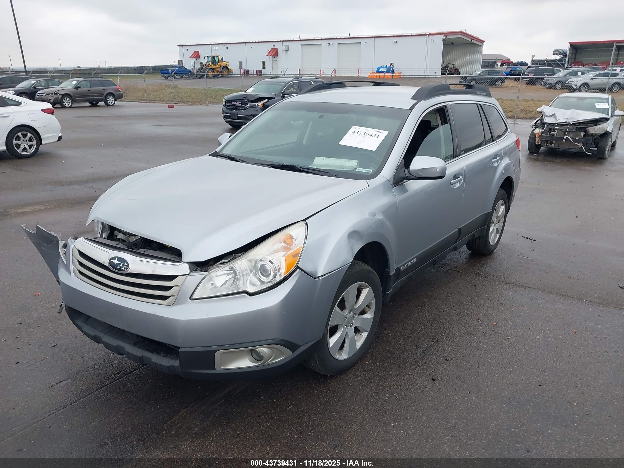 SUBARU OUTBACK image 2