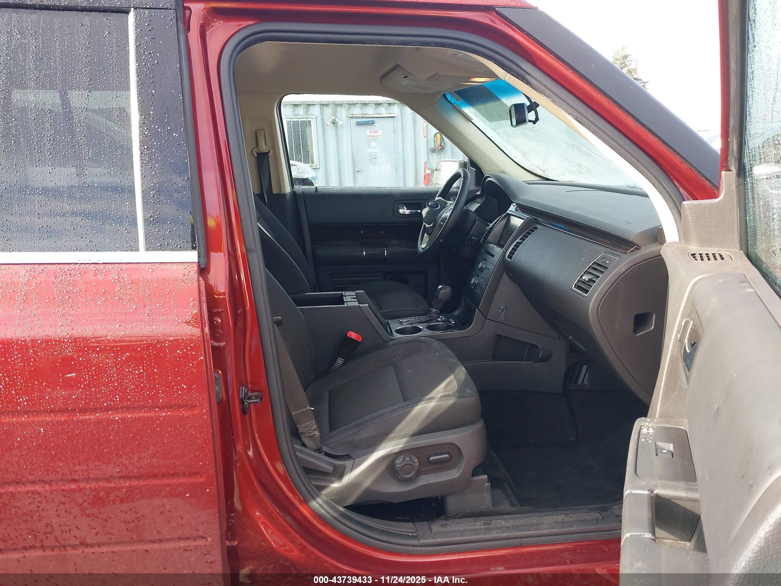 FORD FLEX image 5
