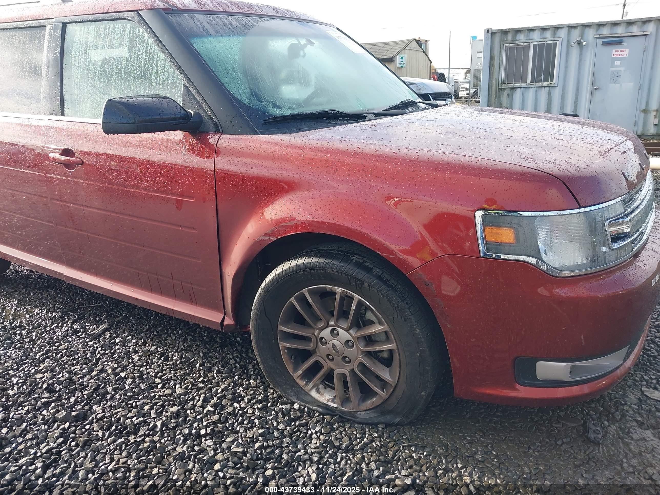 FORD FLEX image 6