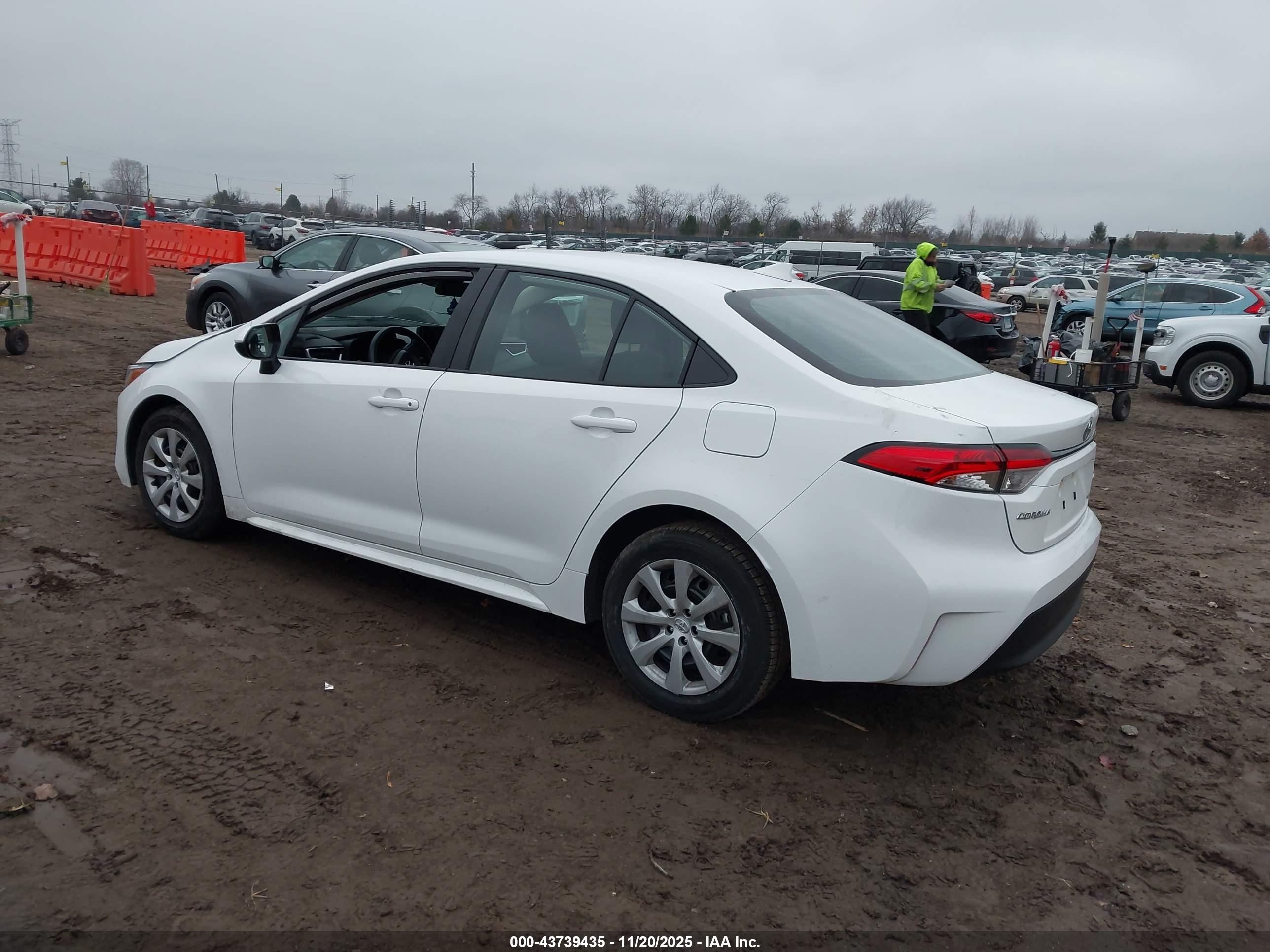 TOYOTA COROLLA image 3