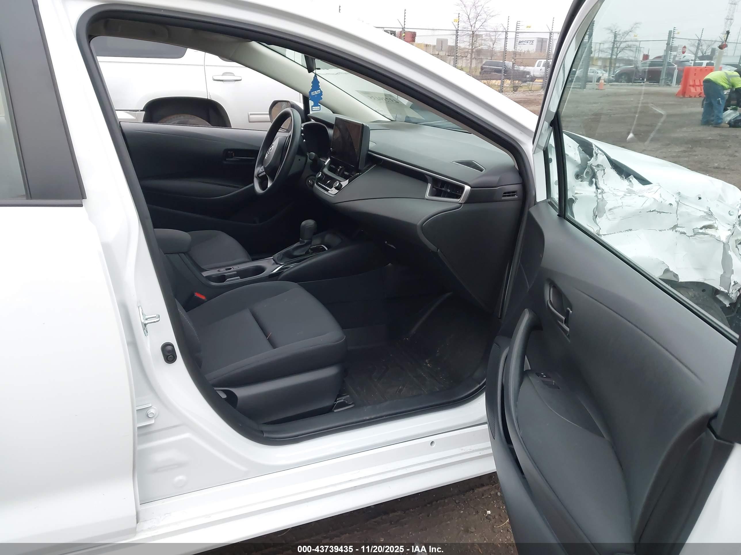 TOYOTA COROLLA image 5