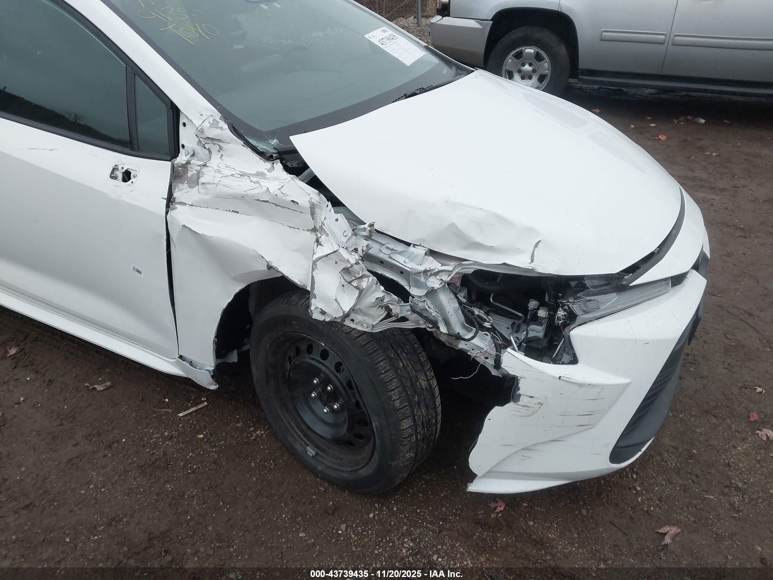 TOYOTA COROLLA image 6