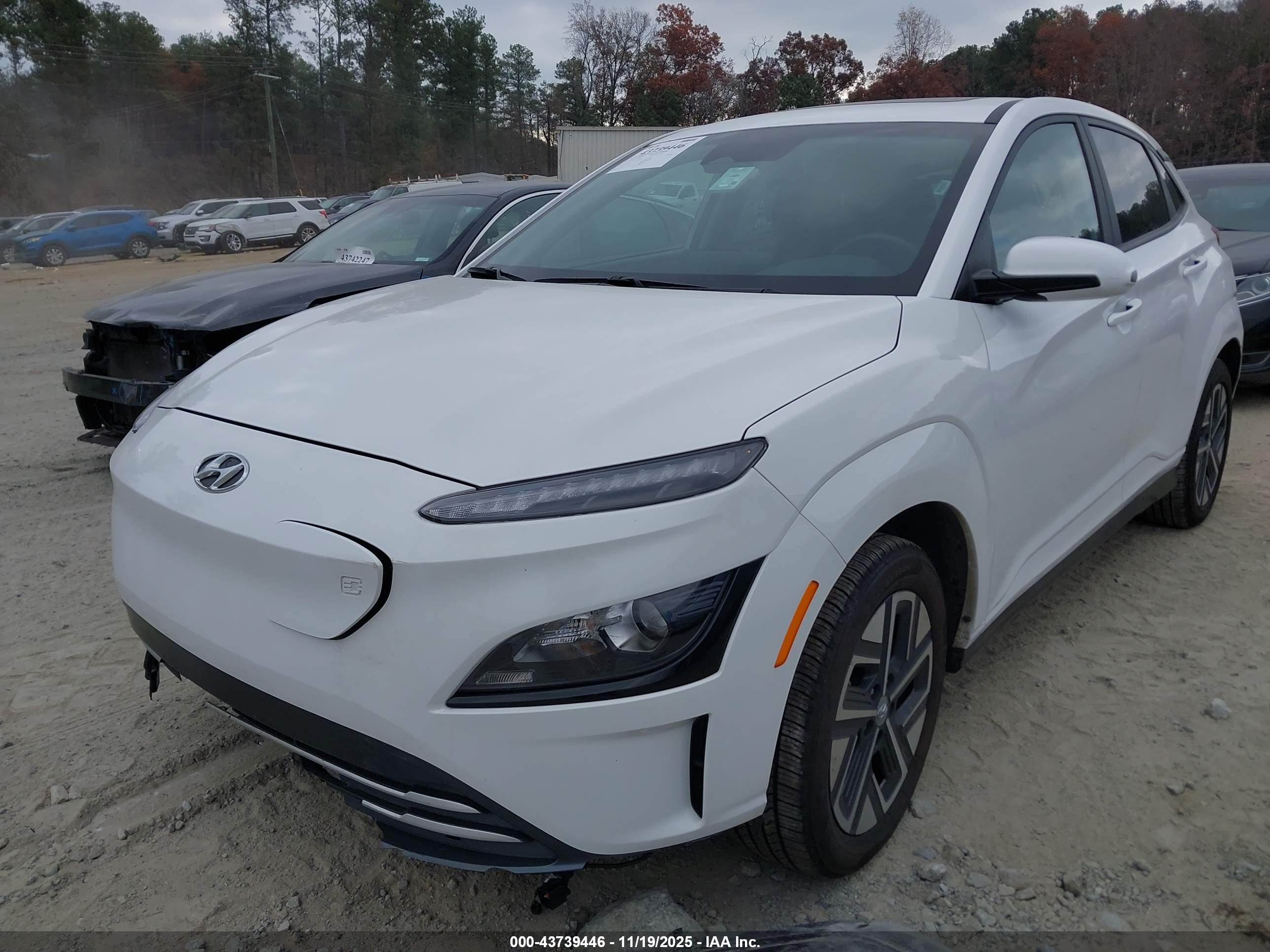 HYUNDAI KONA image 2