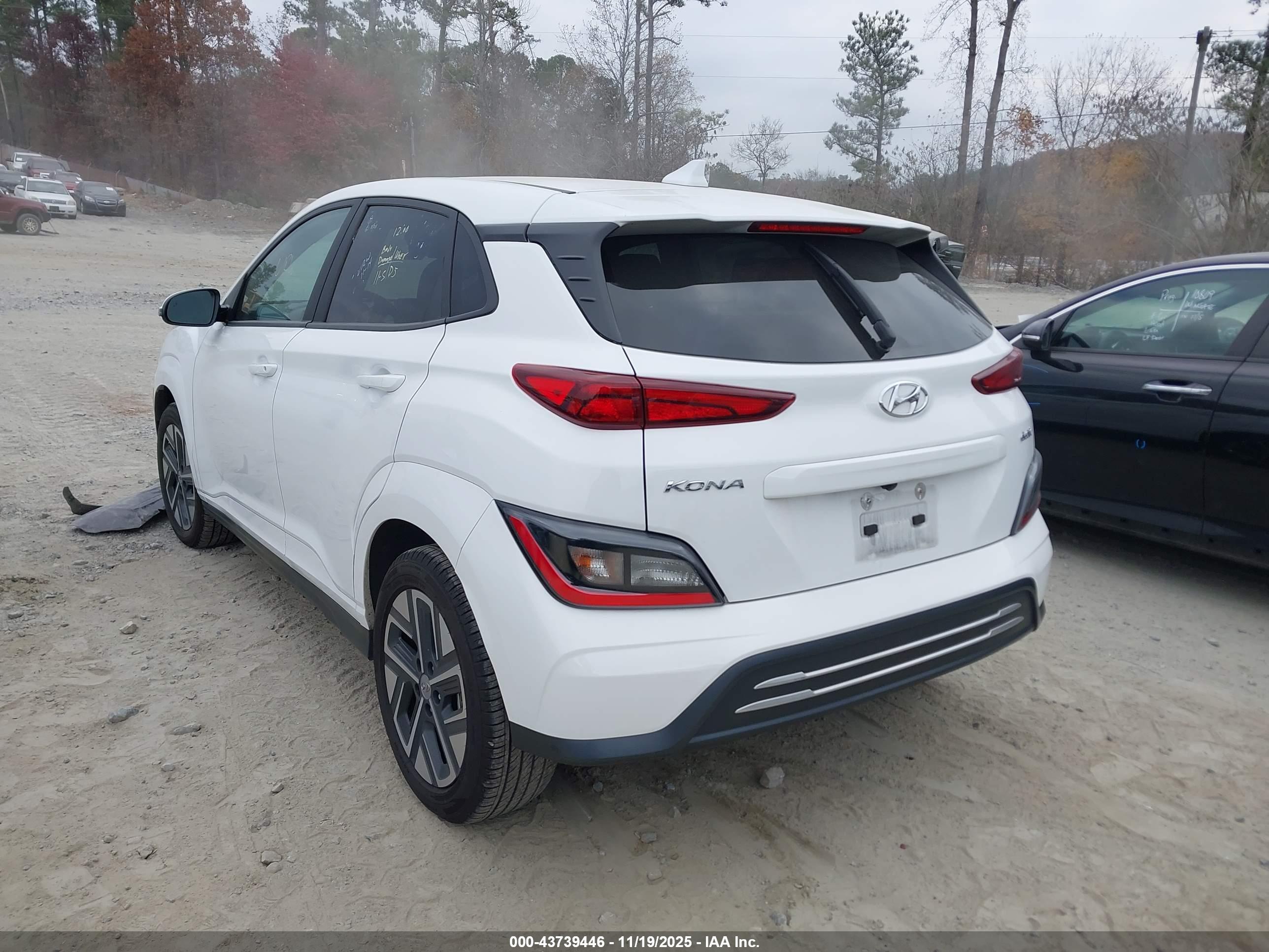 HYUNDAI KONA image 3