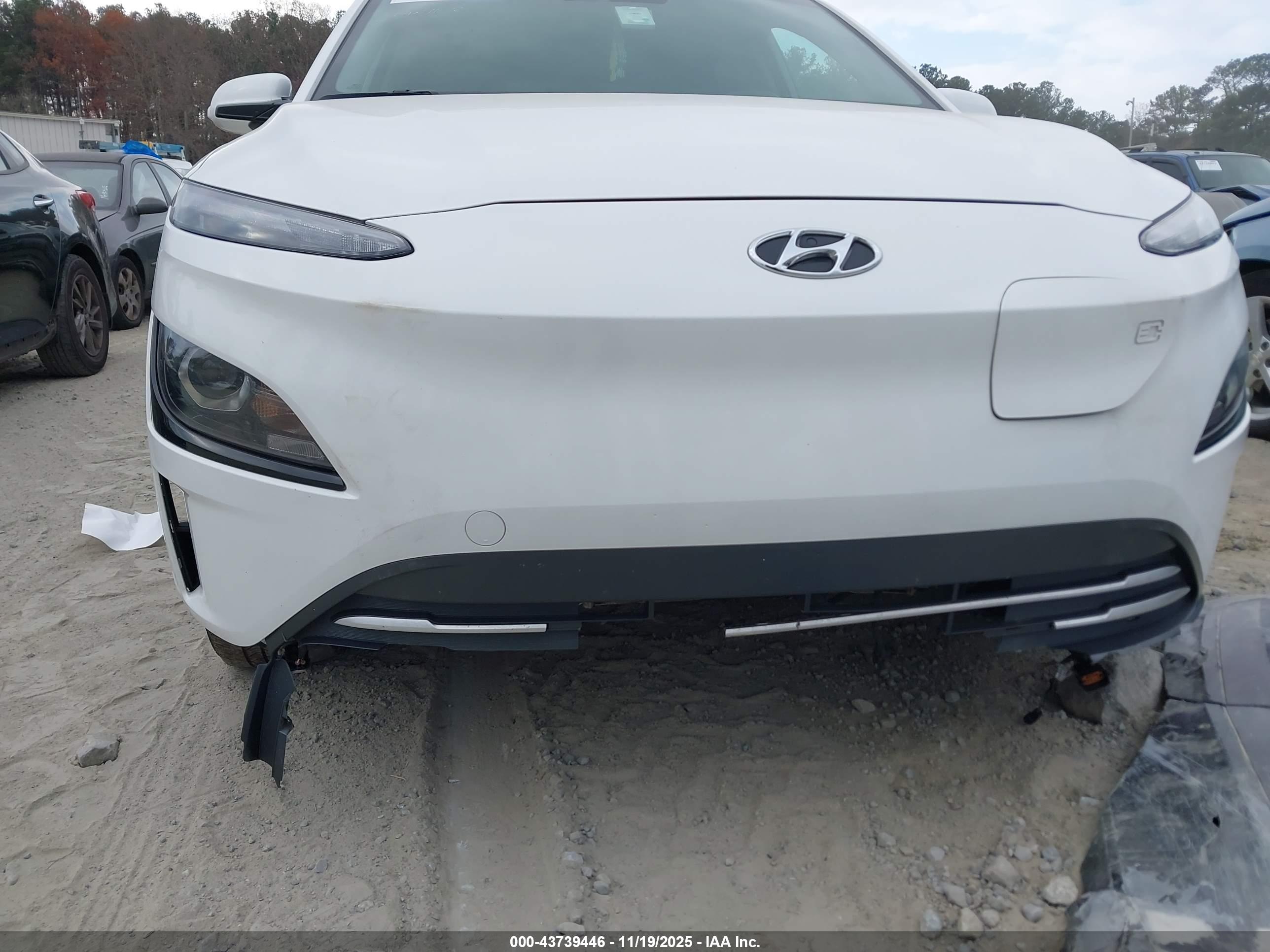 HYUNDAI KONA image 6