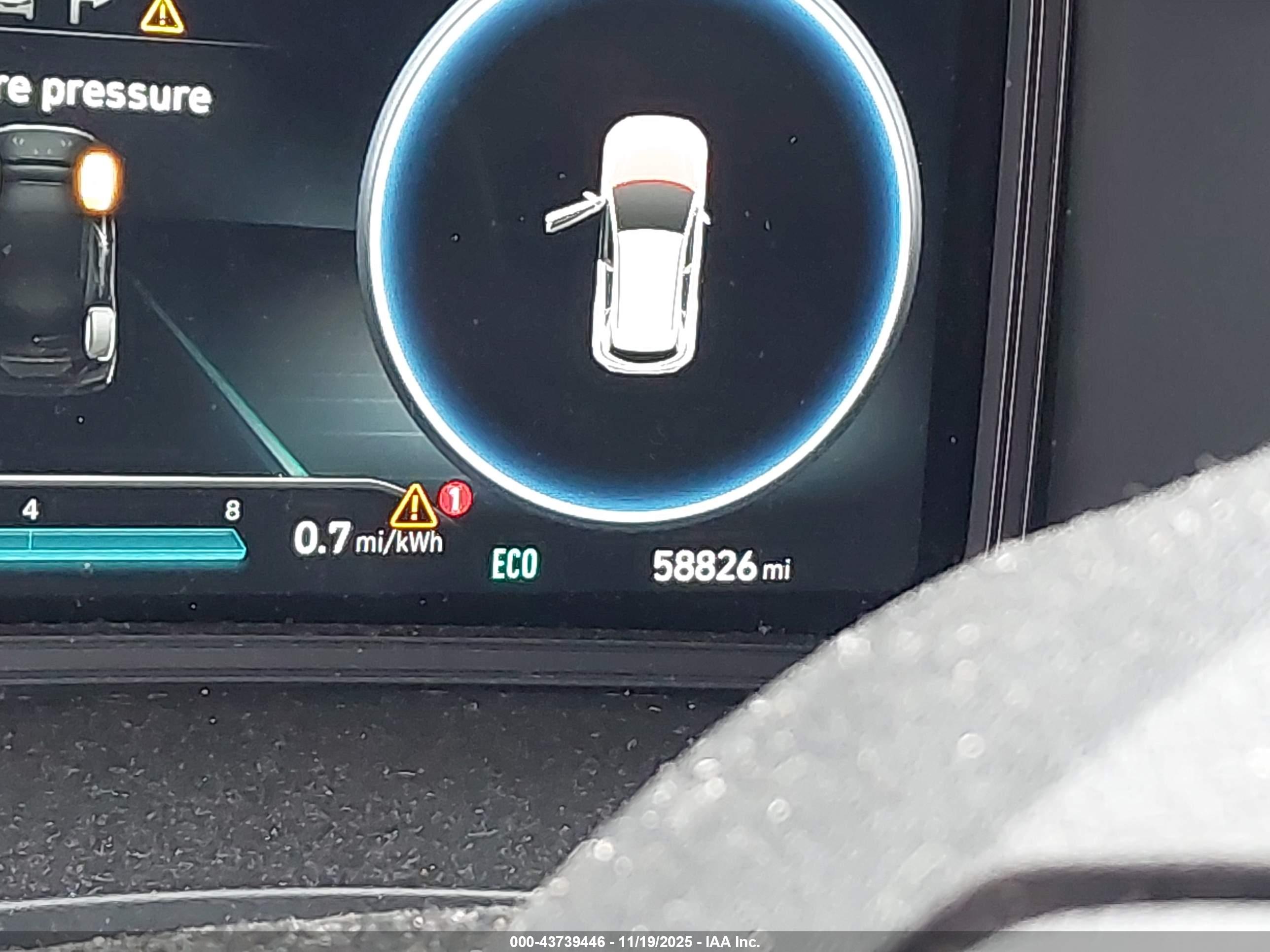 HYUNDAI KONA image 7
