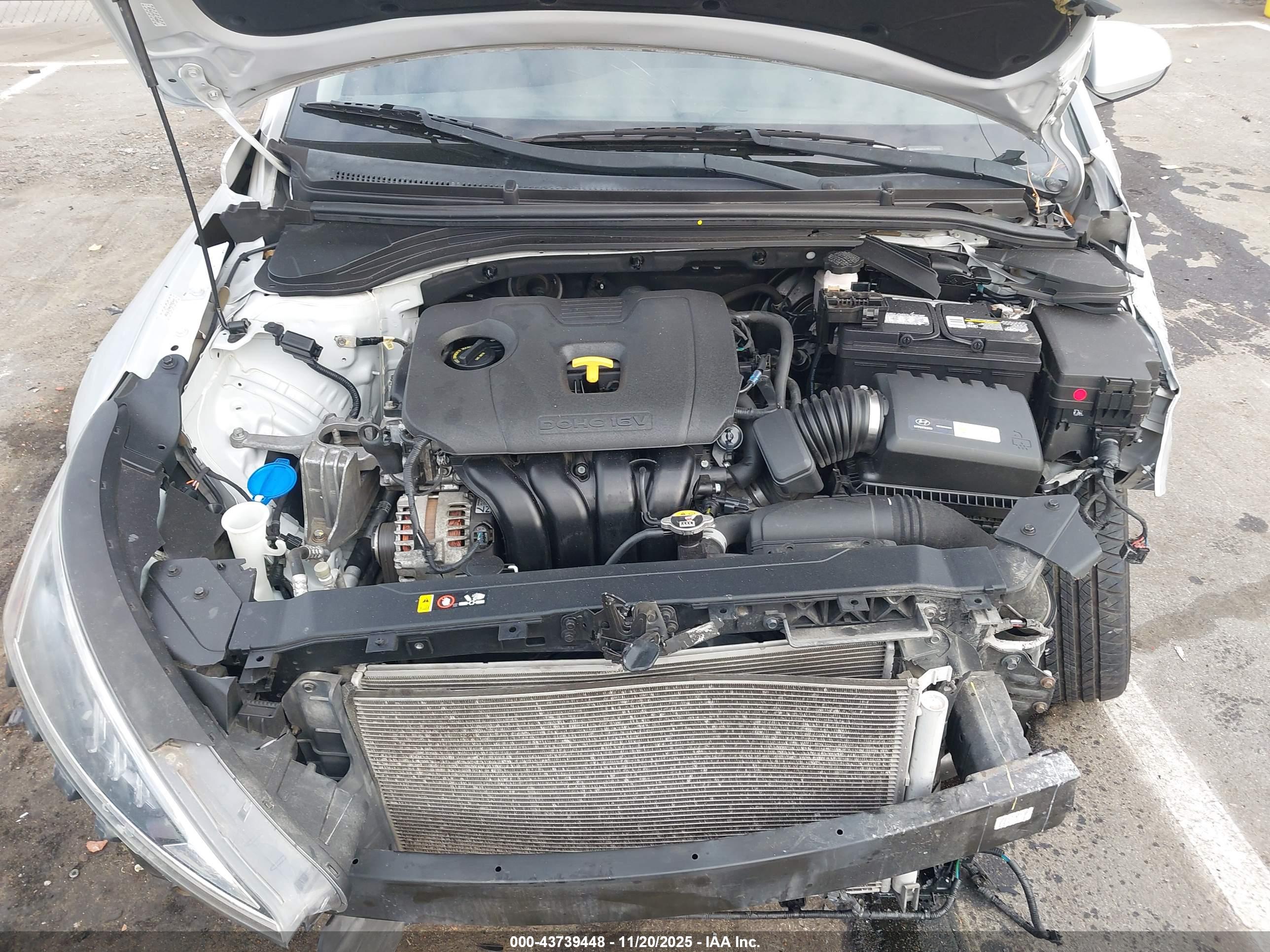 HYUNDAI ELANTRA image 10