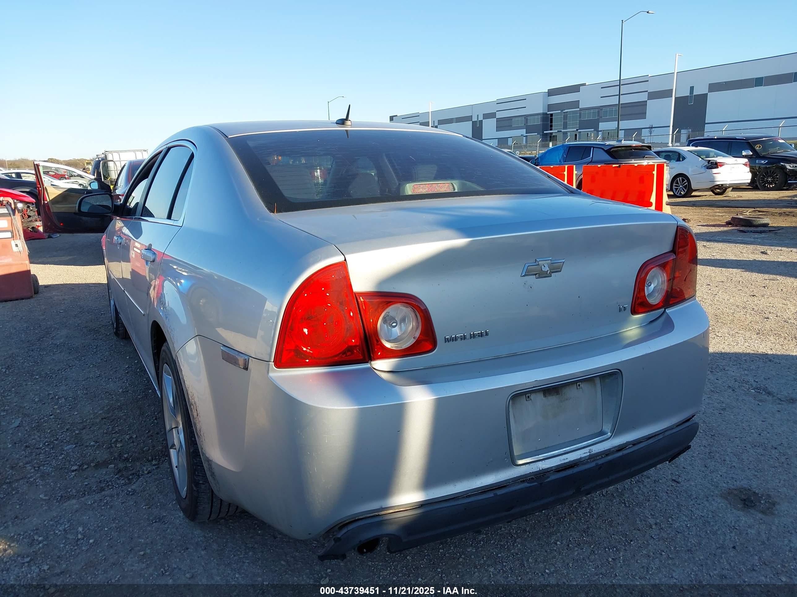 CHEVROLET MALIBU image 3