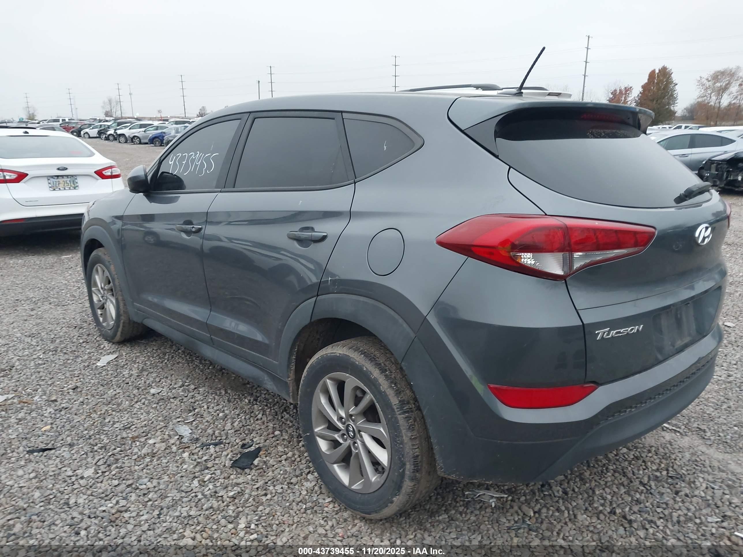 HYUNDAI TUCSON image 3