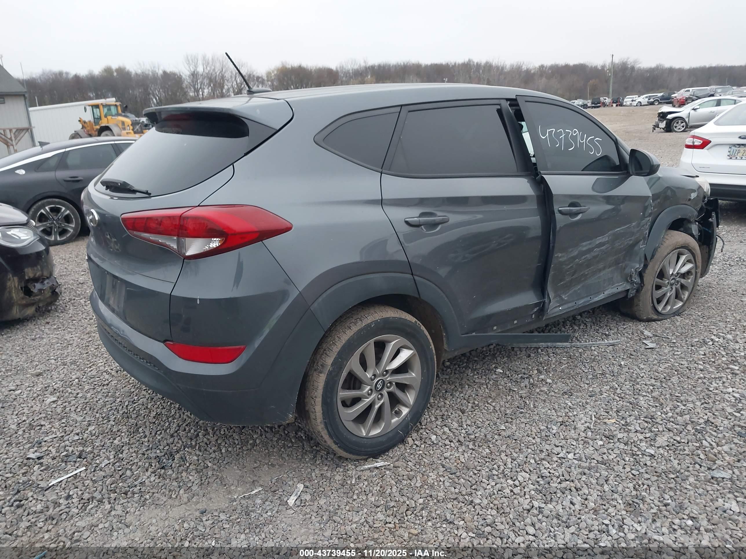 HYUNDAI TUCSON image 4