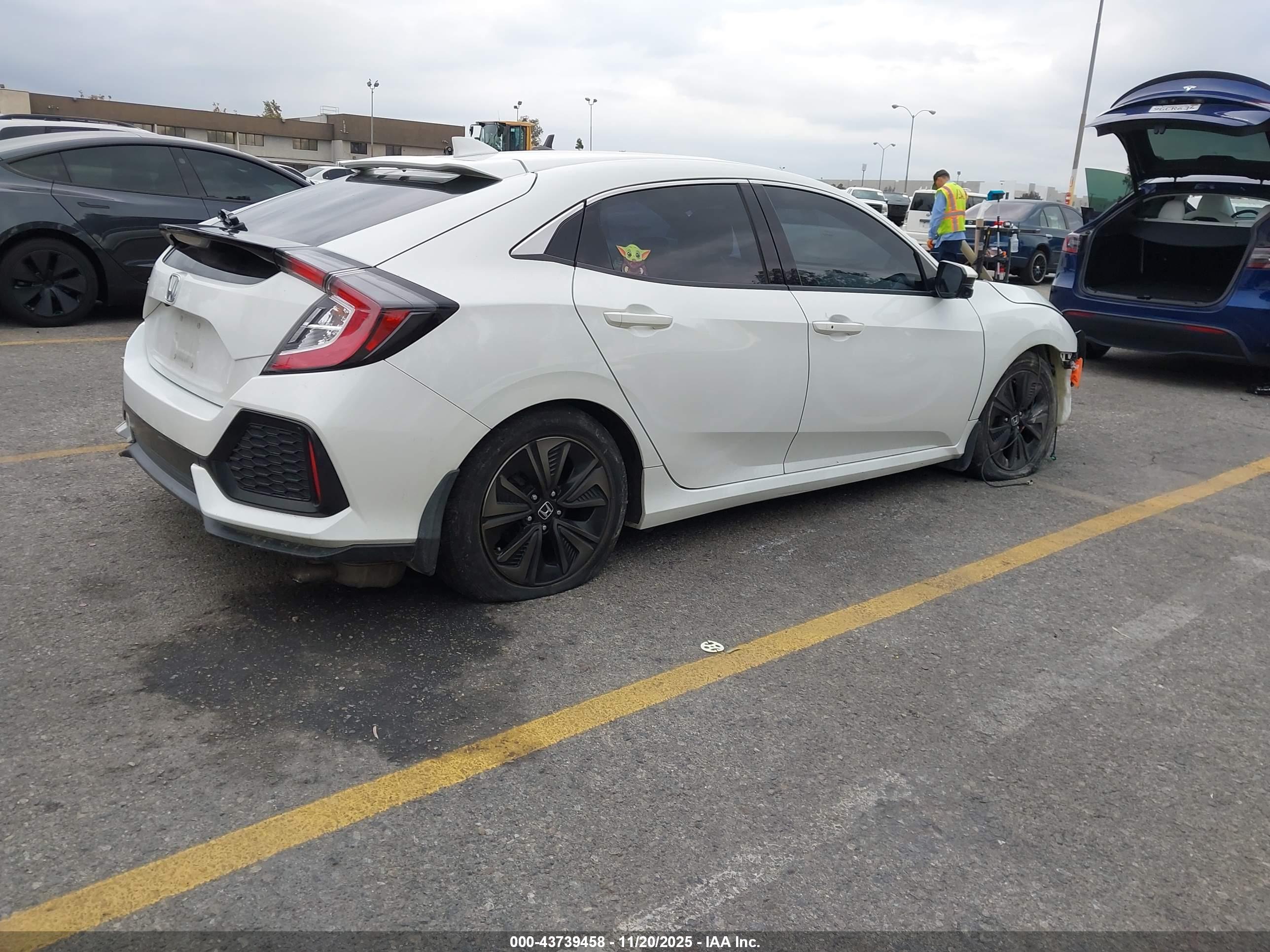 HONDA CIVIC image 4