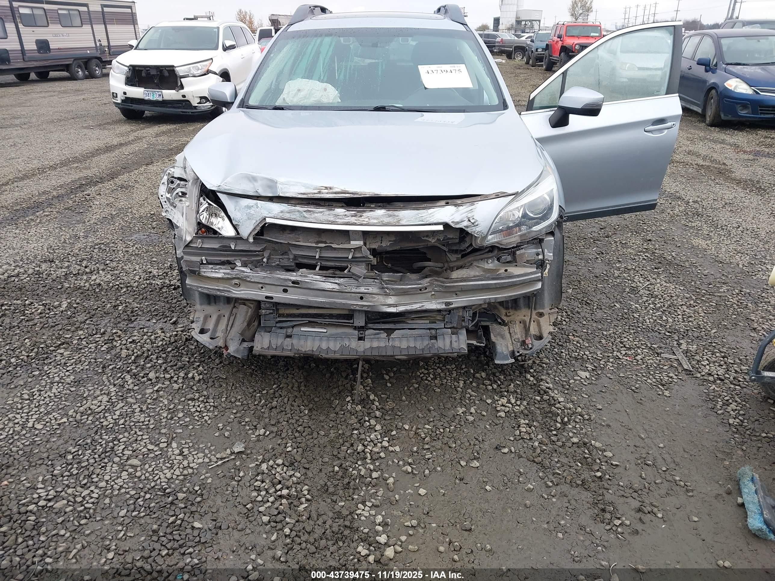 SUBARU OUTBACK image 6