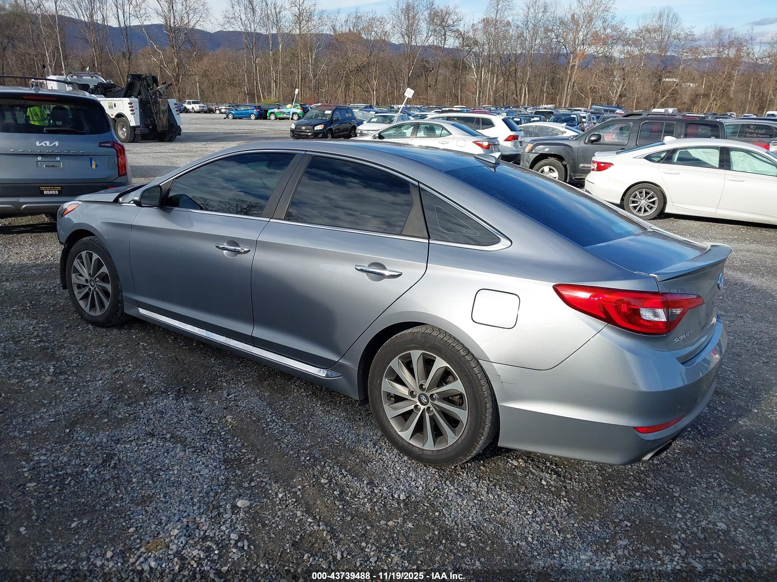 HYUNDAI SONATA image 3