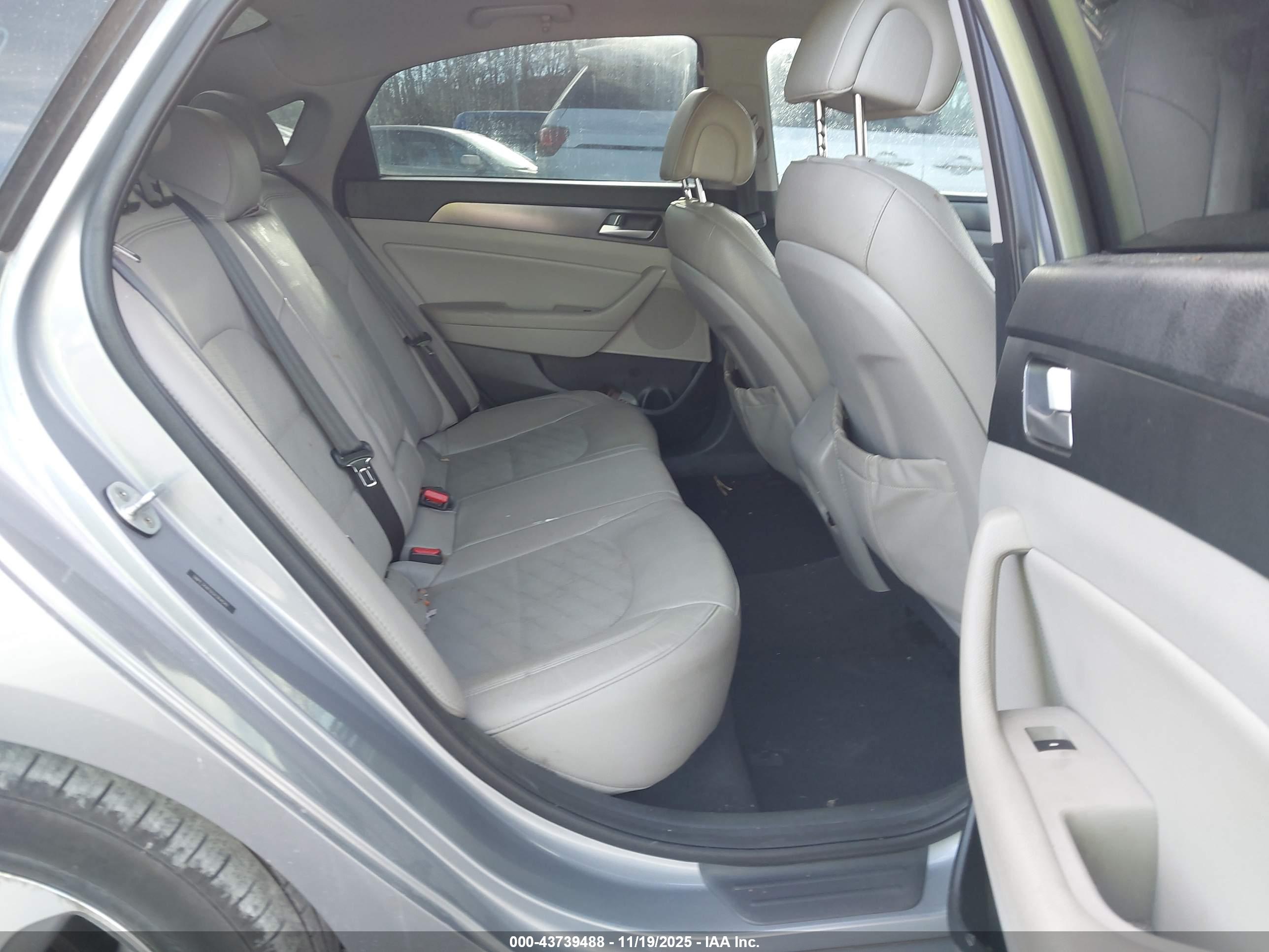 HYUNDAI SONATA image 8