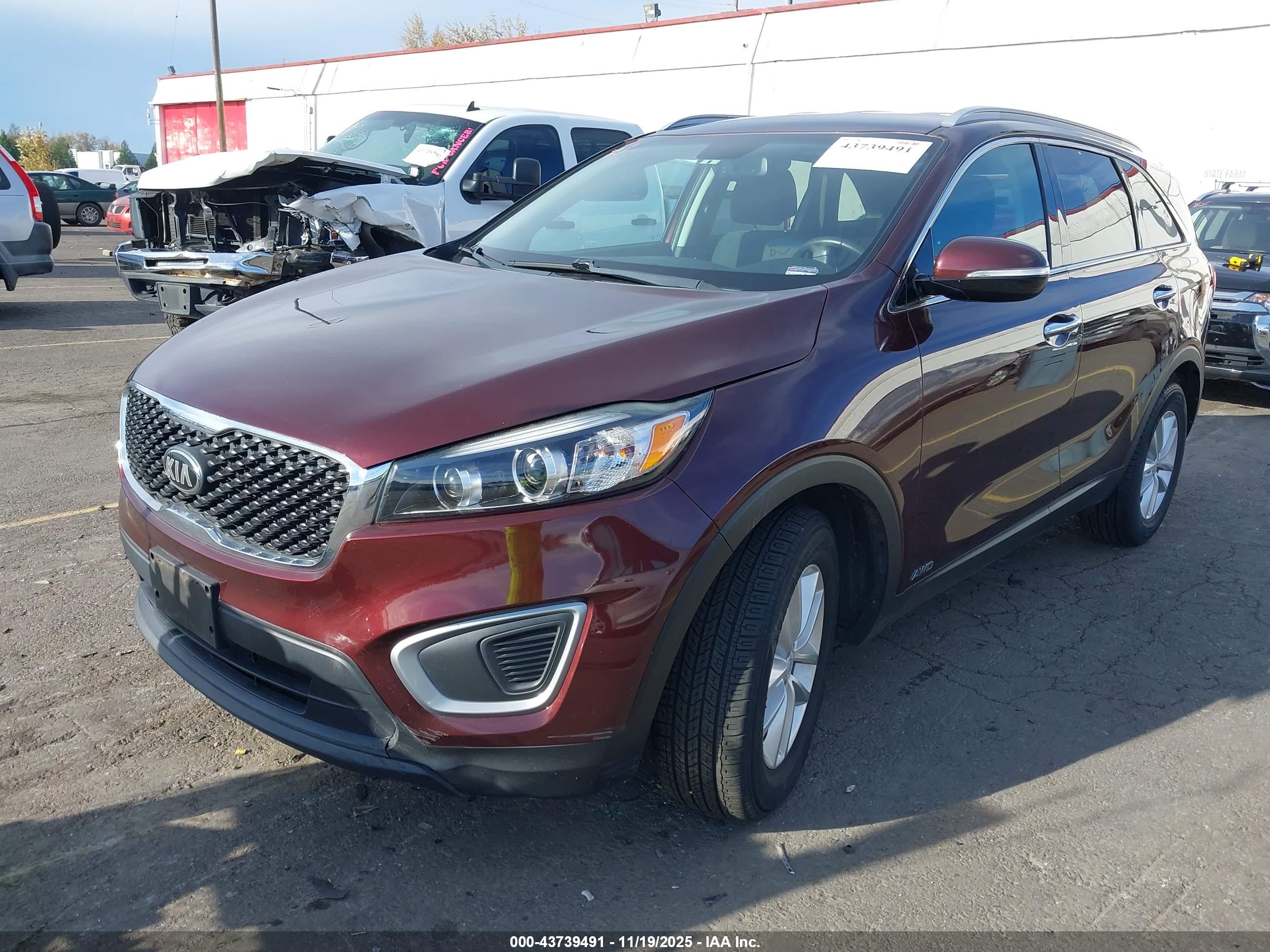 KIA SORENTO image 2
