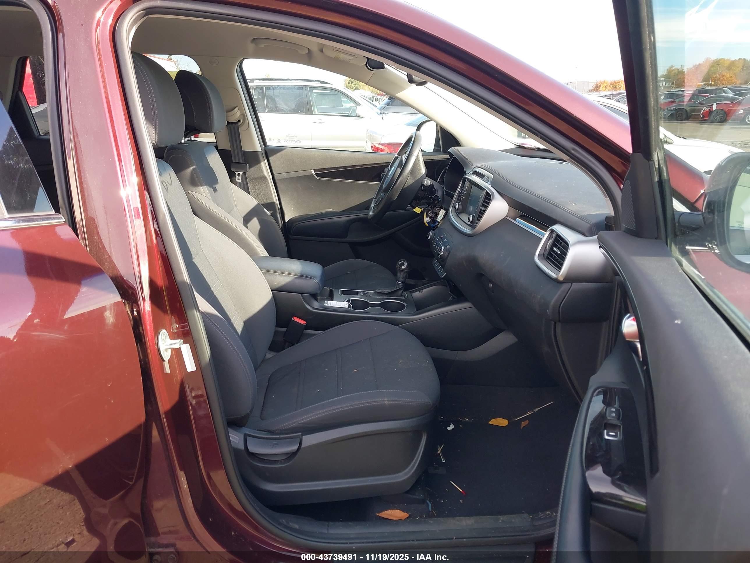 KIA SORENTO image 5