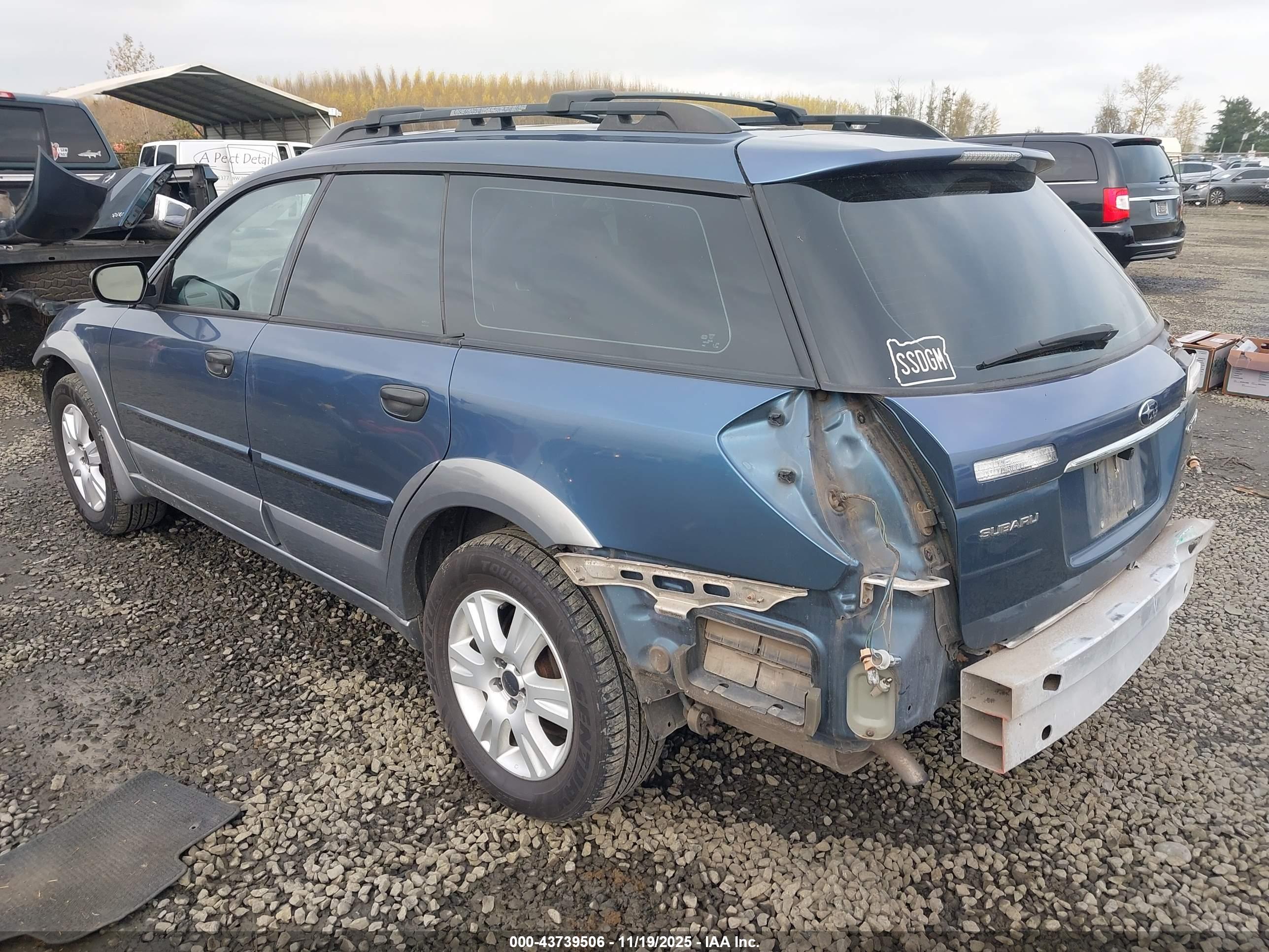 SUBARU OUTBACK image 3