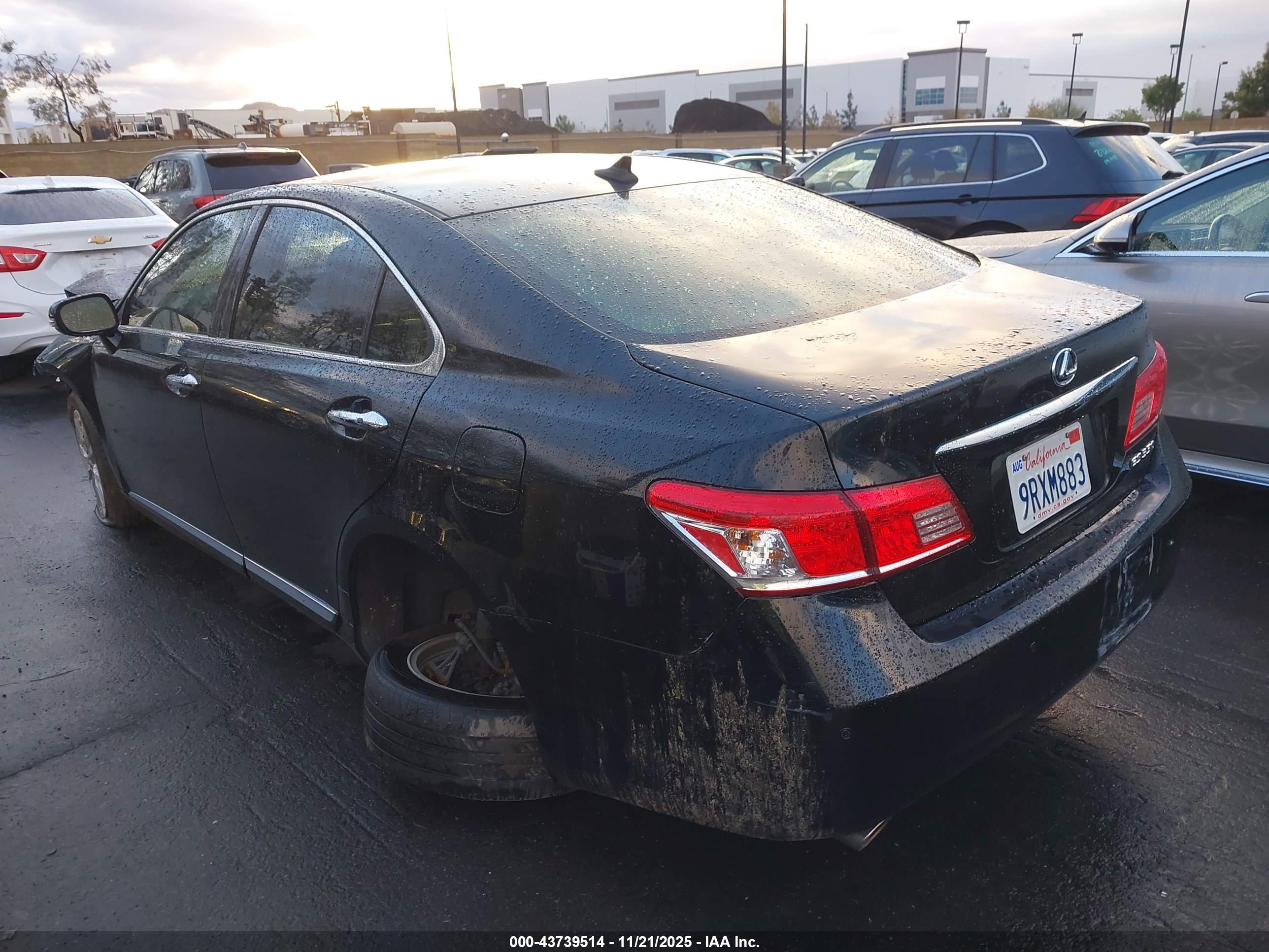 LEXUS ES image 3