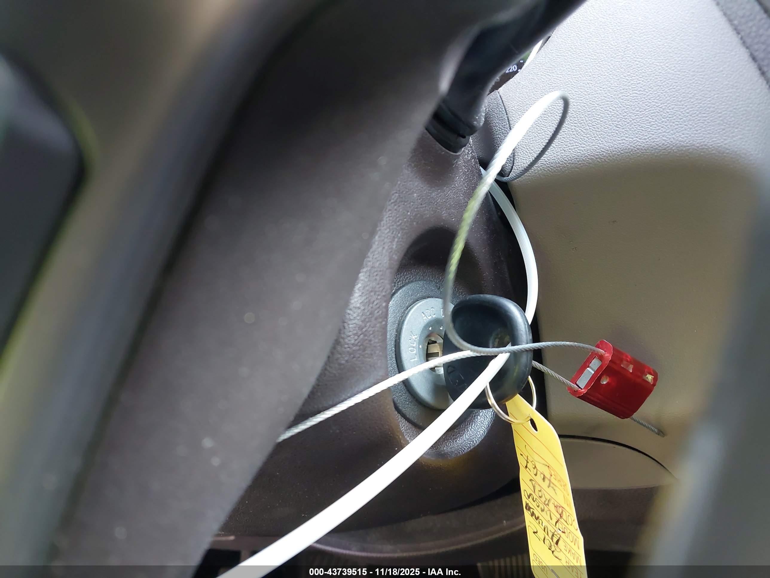 HYUNDAI TUCSON image 11