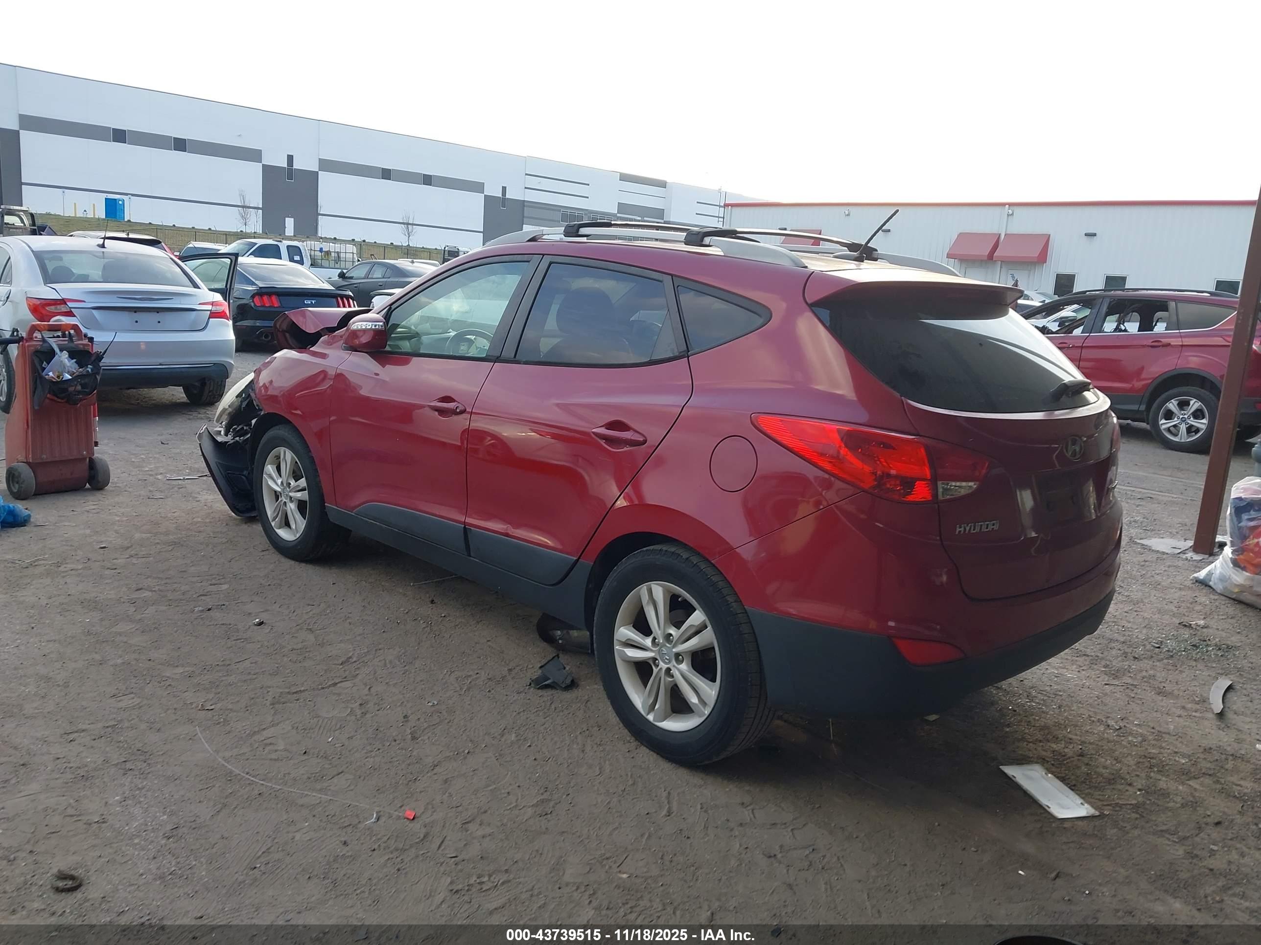 HYUNDAI TUCSON image 3