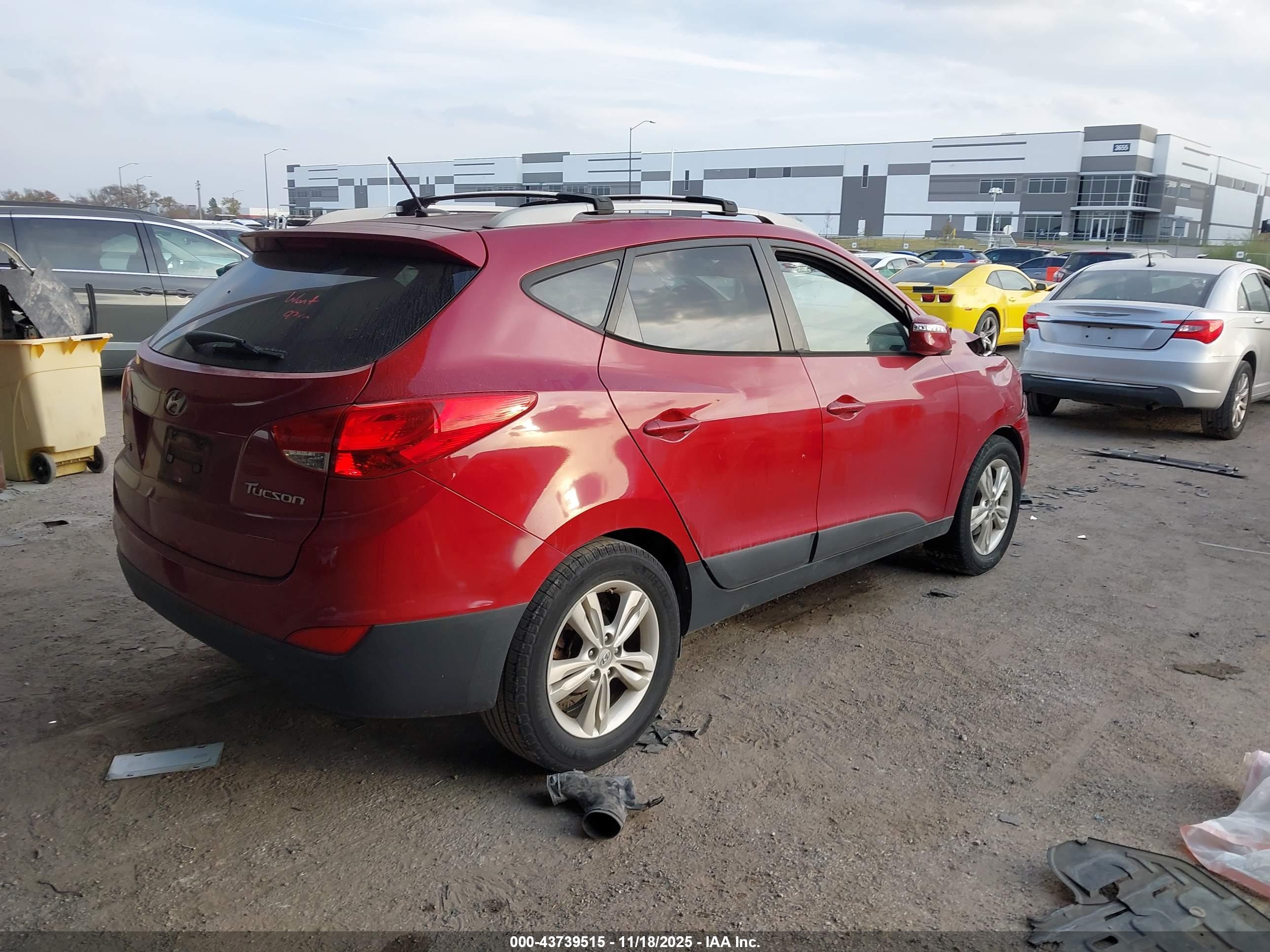 HYUNDAI TUCSON image 4