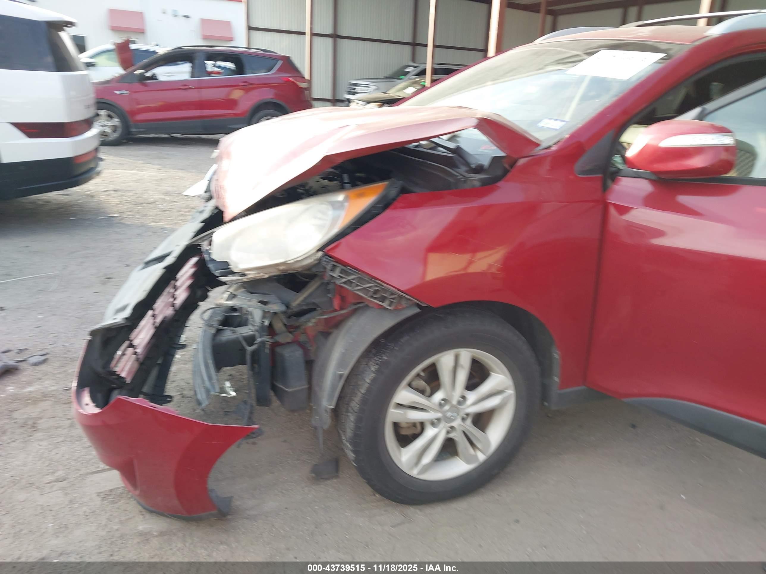 HYUNDAI TUCSON image 6