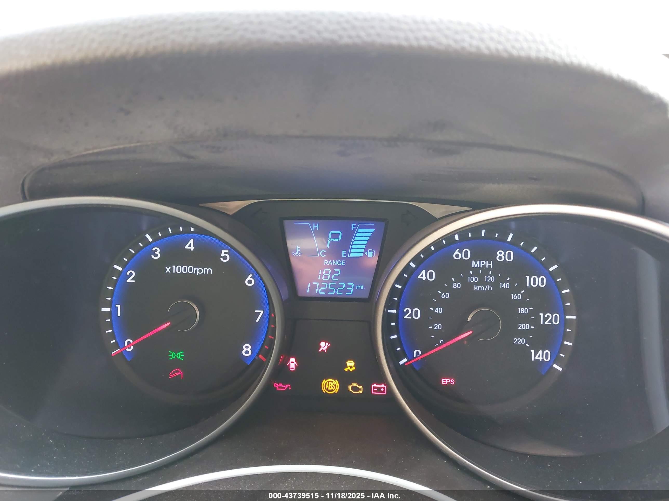 HYUNDAI TUCSON image 7