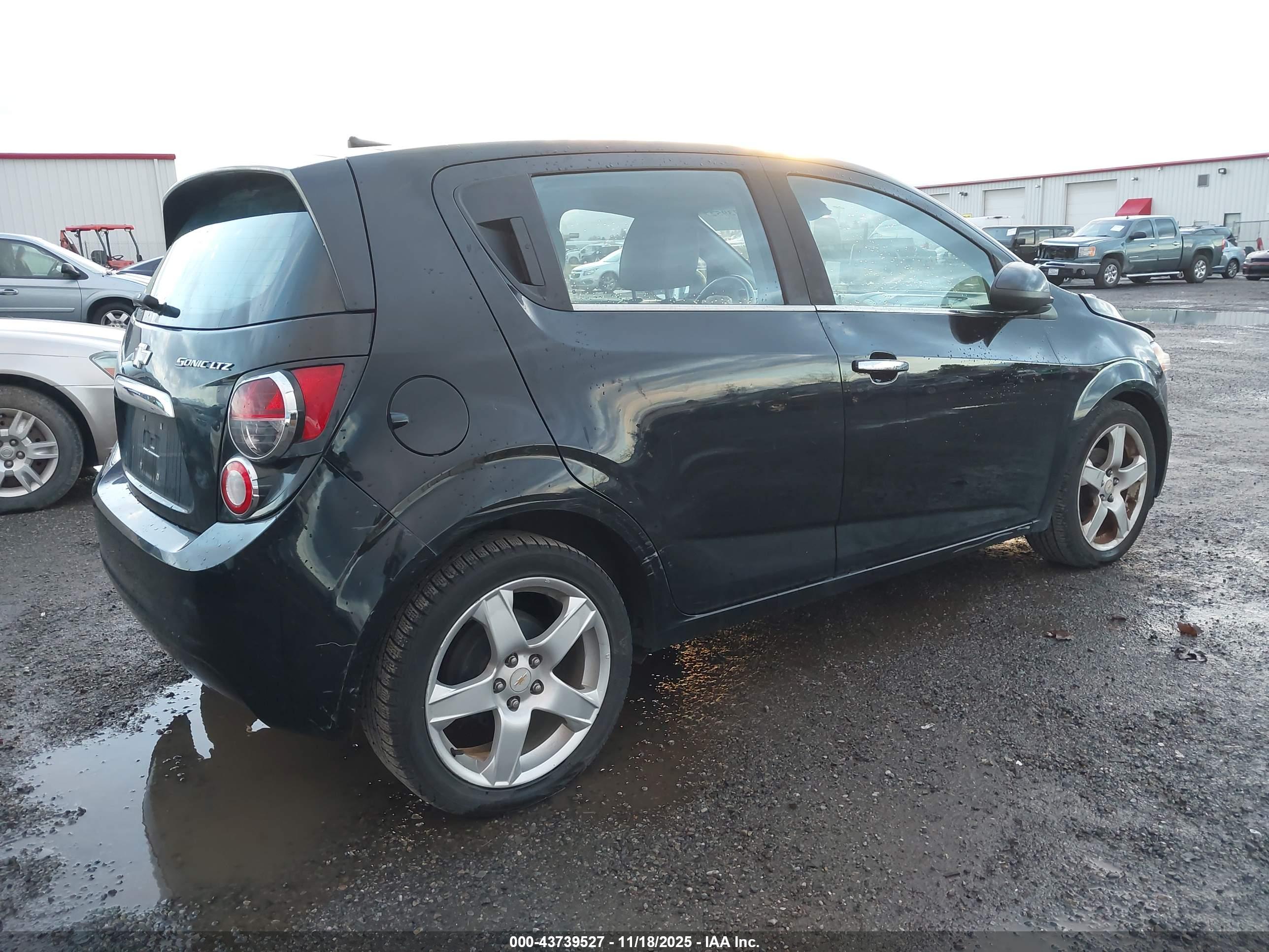 CHEVROLET SONIC image 4
