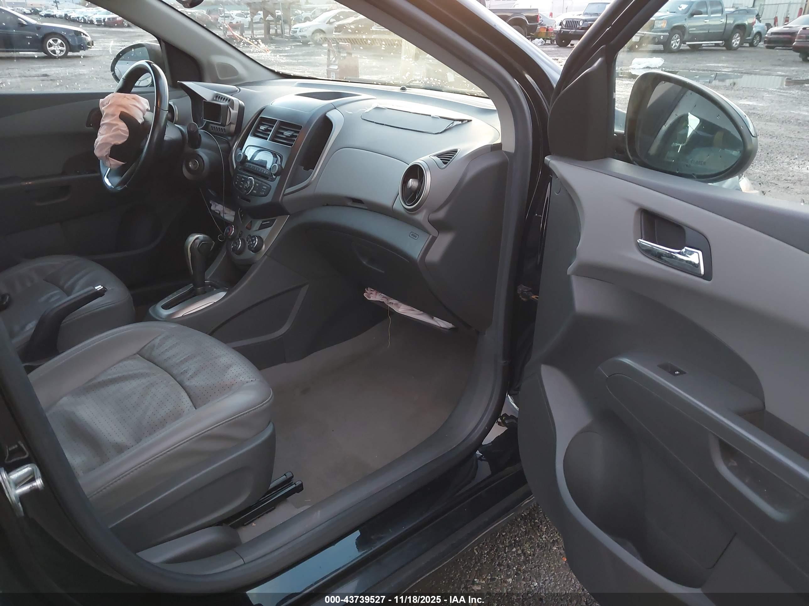 CHEVROLET SONIC image 5