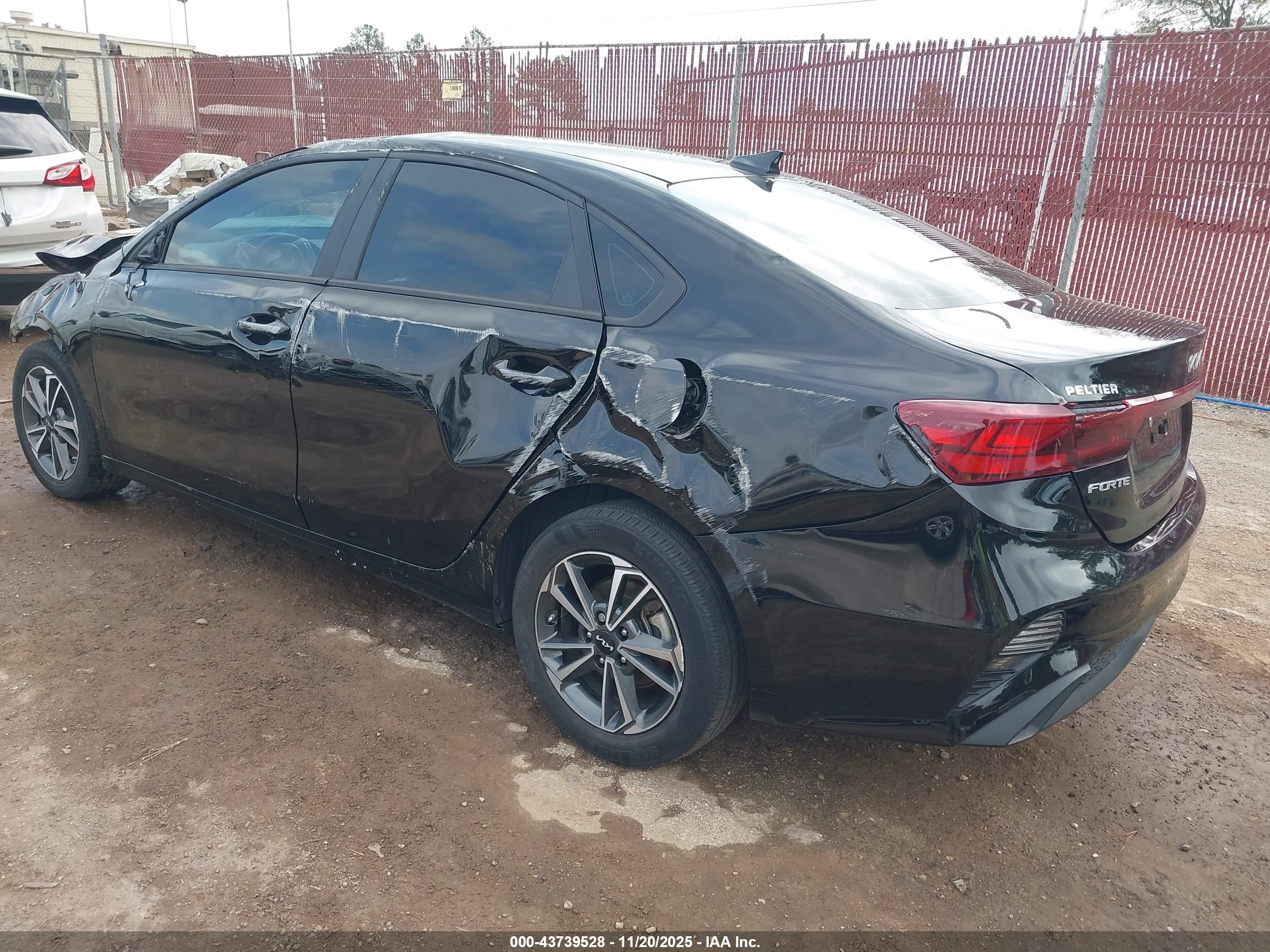 KIA FORTE image 3