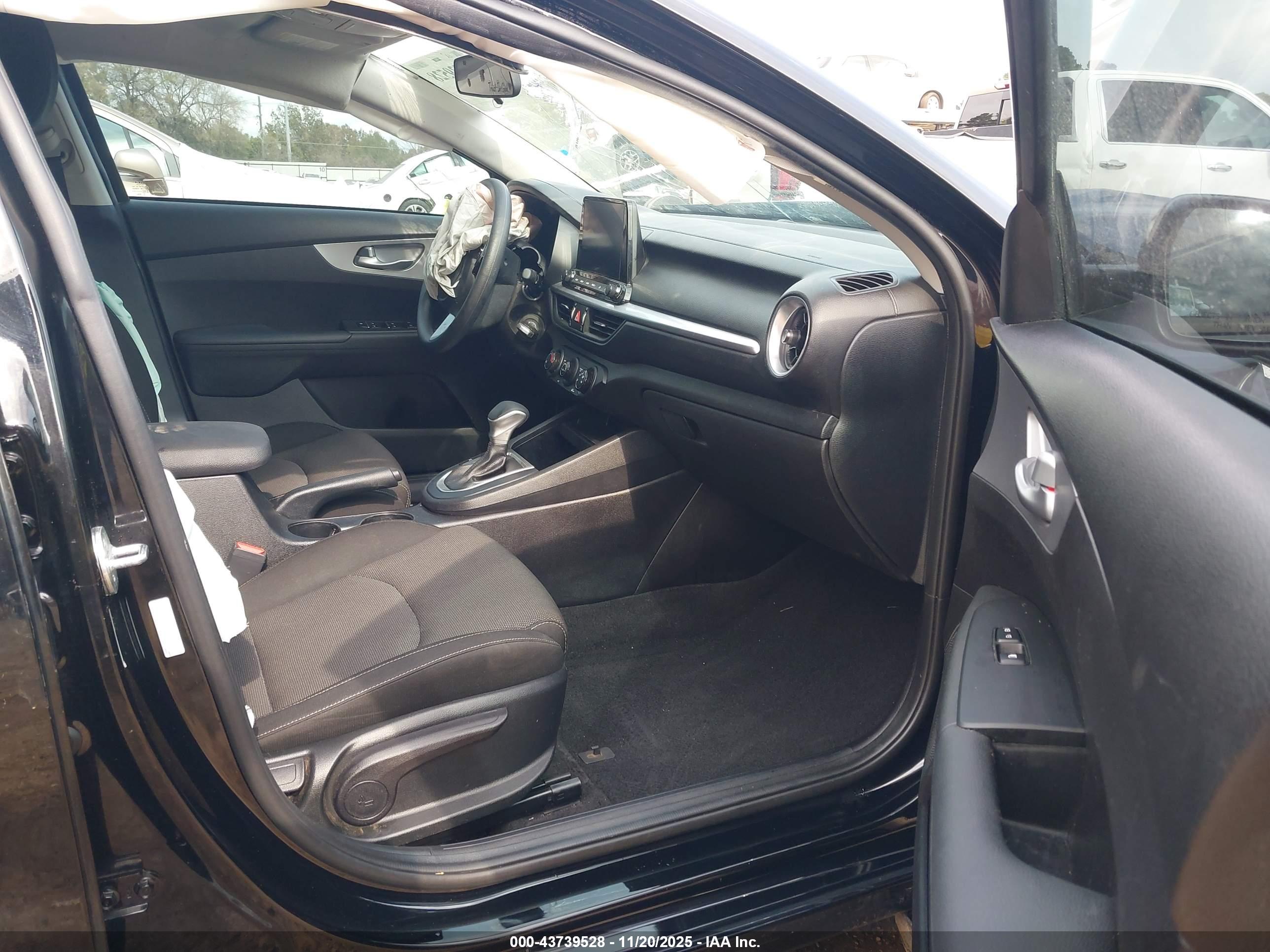 KIA FORTE image 5