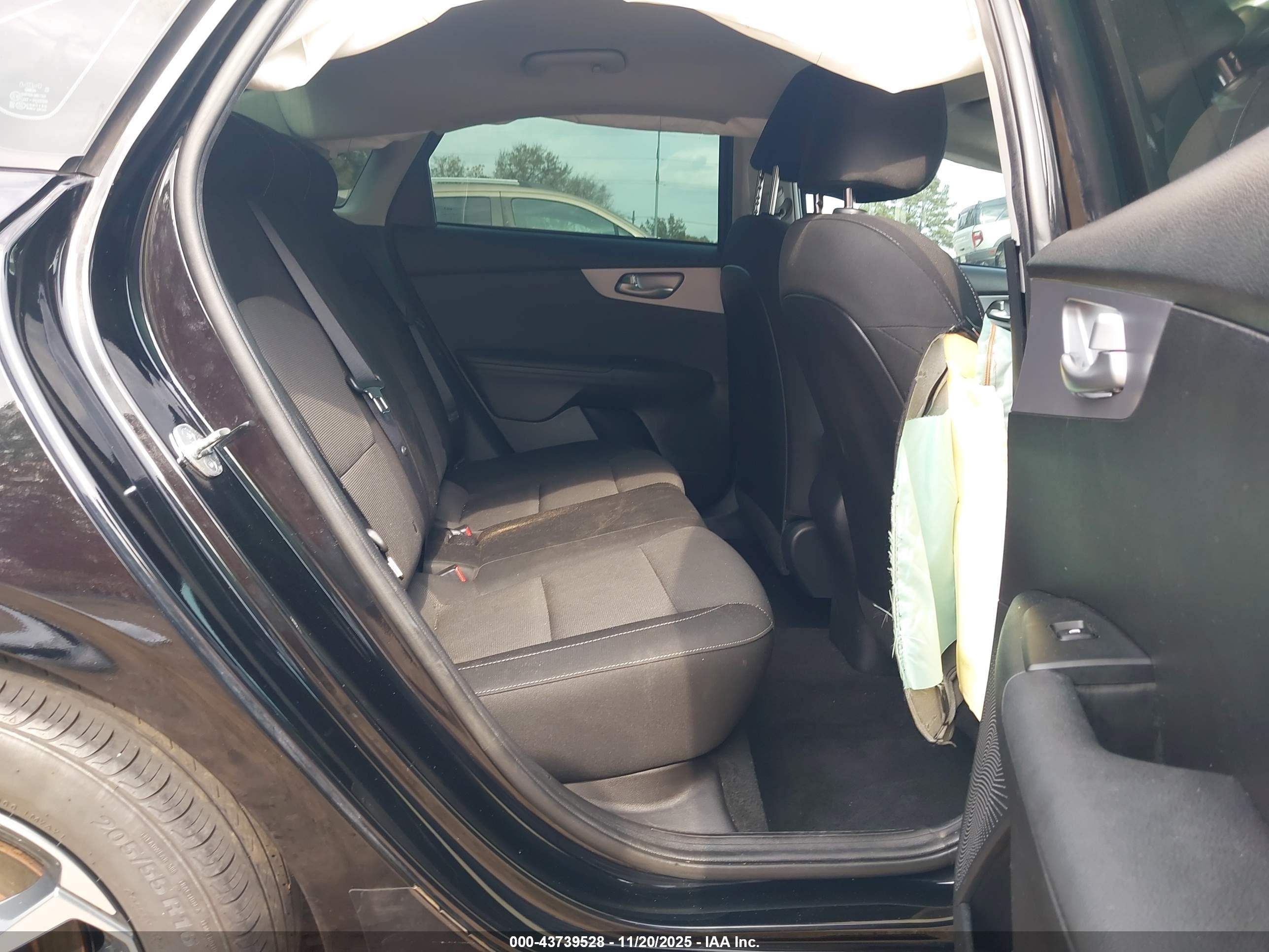 KIA FORTE image 8
