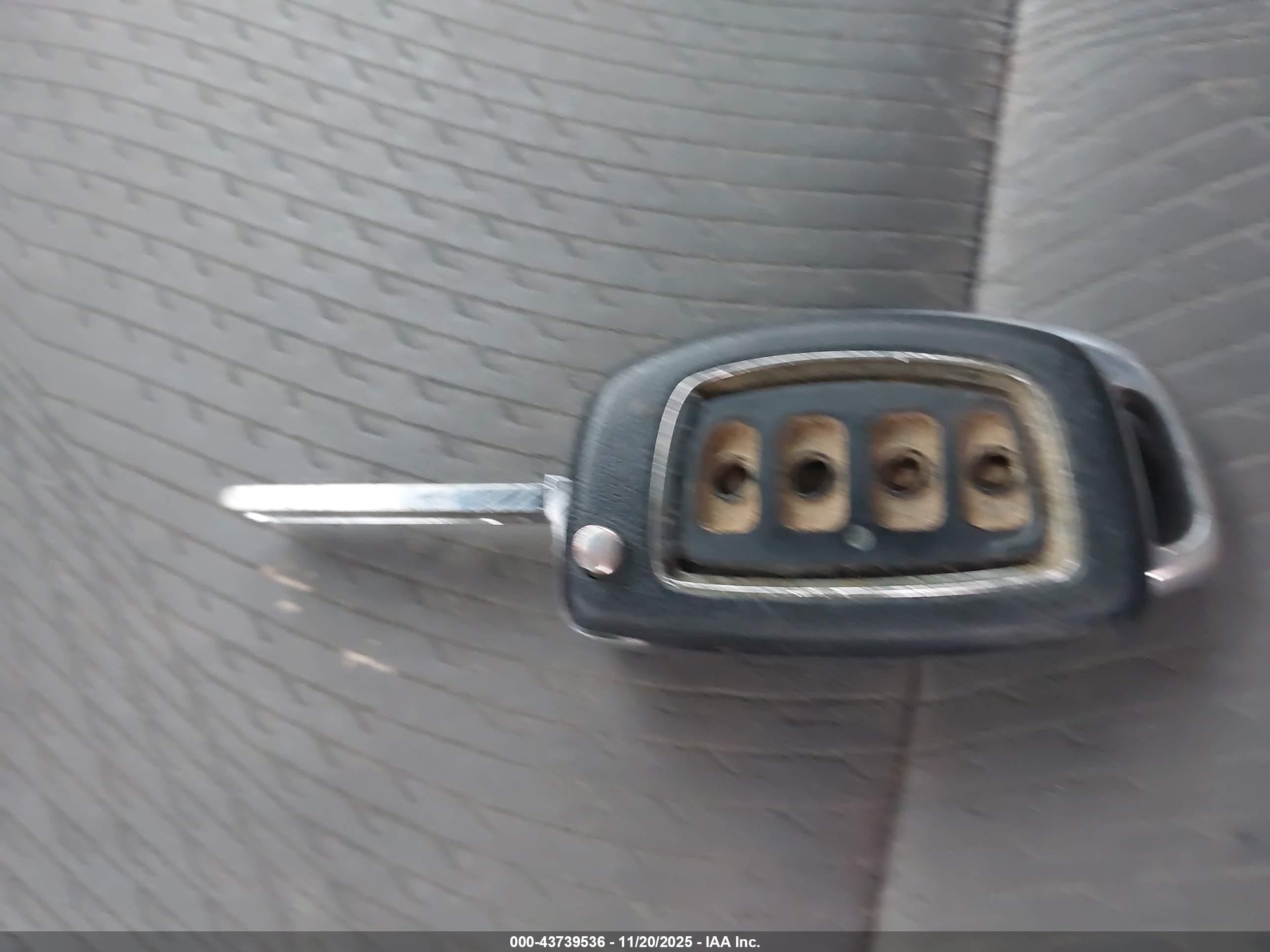 HYUNDAI SANTA image 11