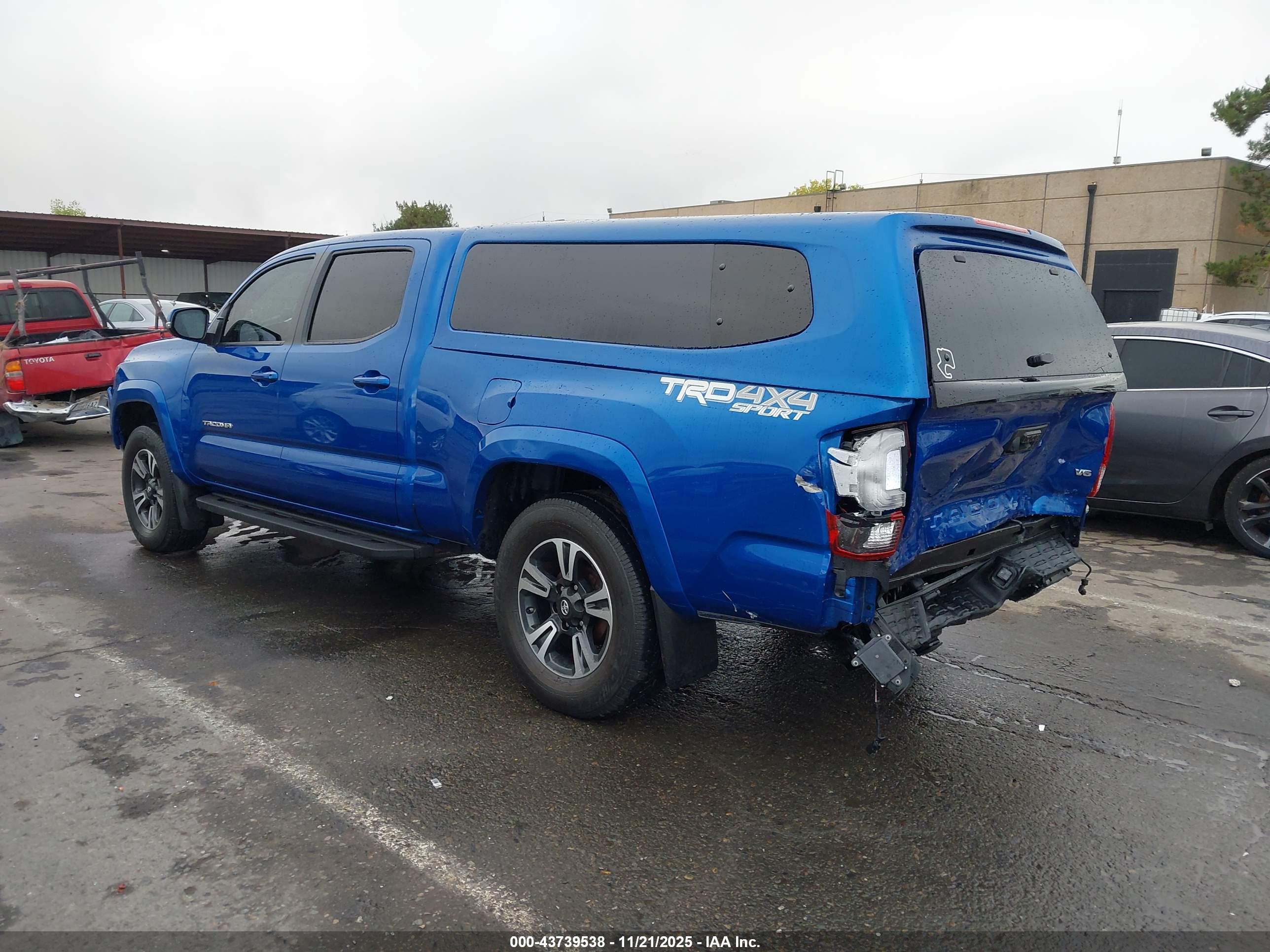 TOYOTA TACOMA image 3