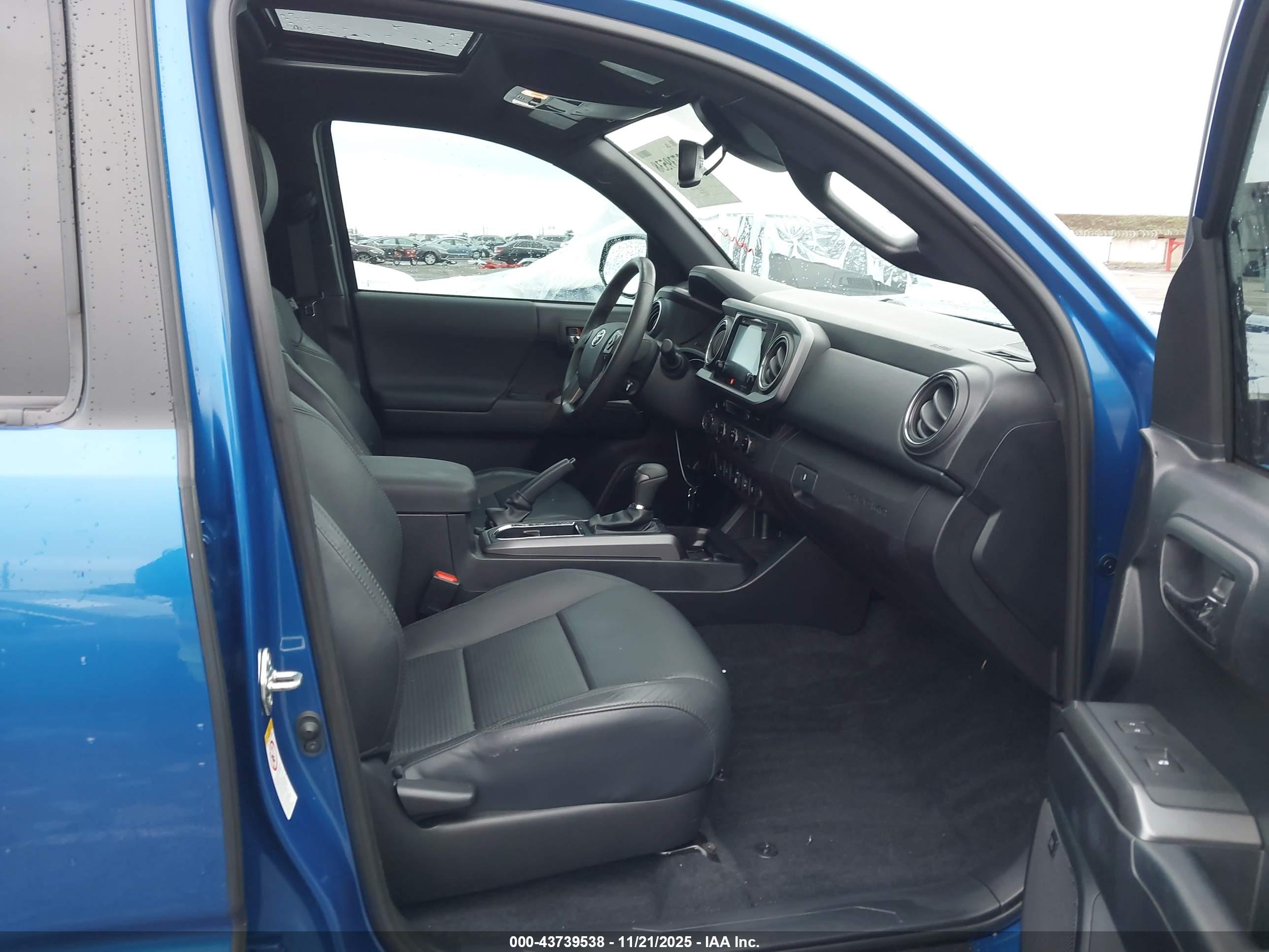 TOYOTA TACOMA image 5