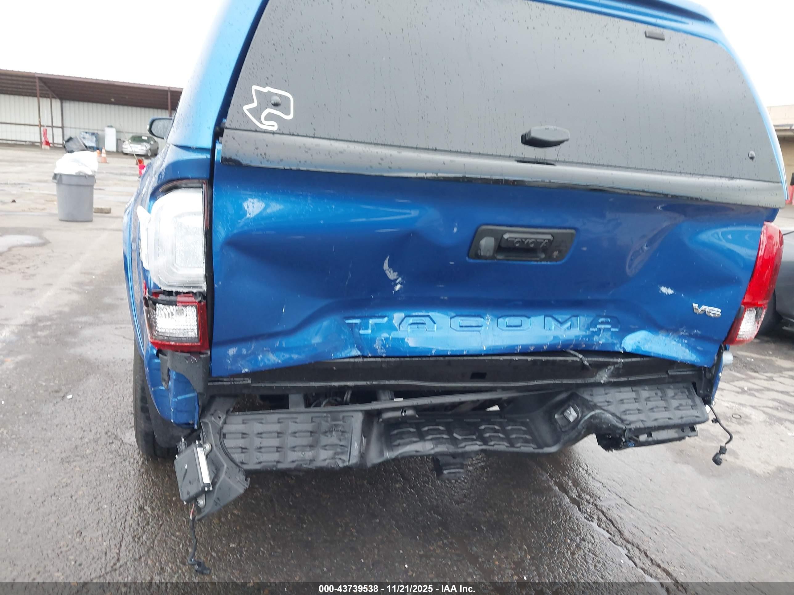TOYOTA TACOMA image 6