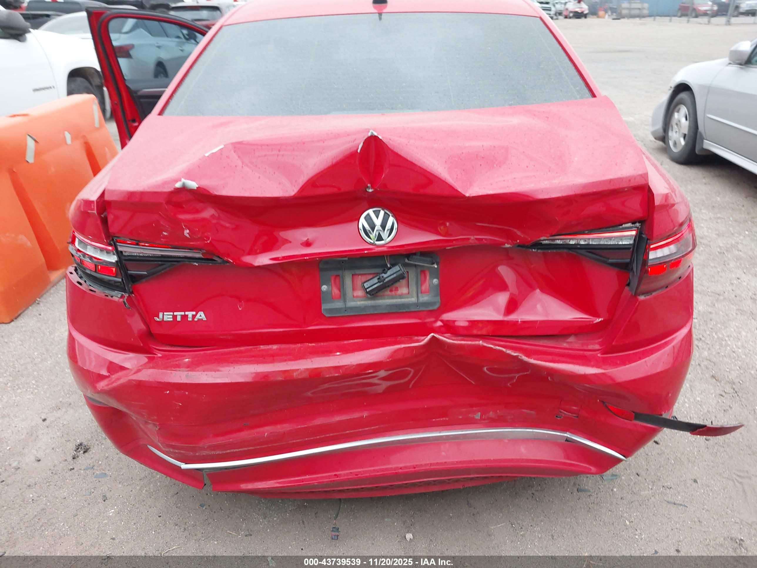 VOLKSWAGEN JETTA image 6